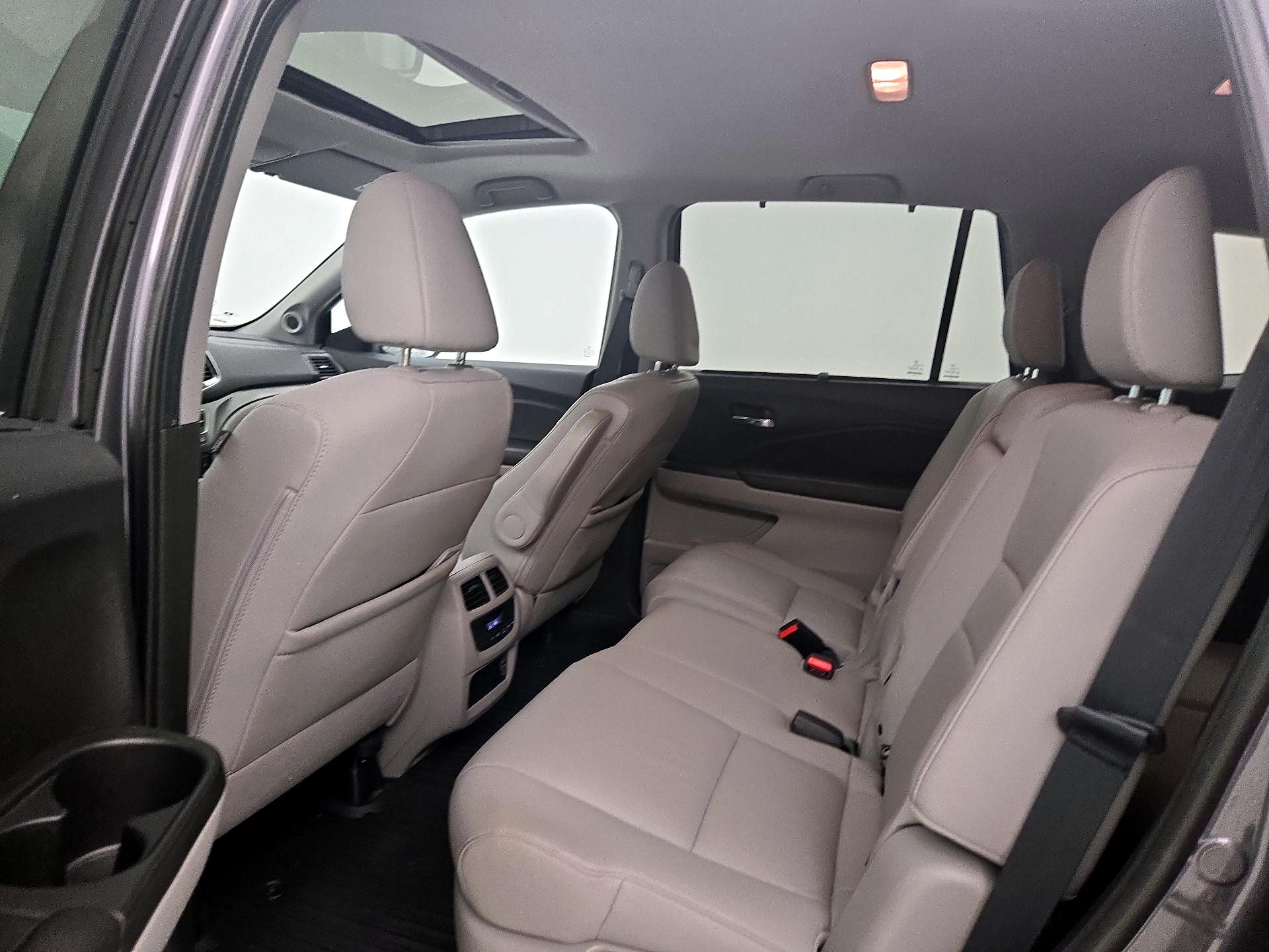 Thumbnail: 2020 Honda Pilot - 20