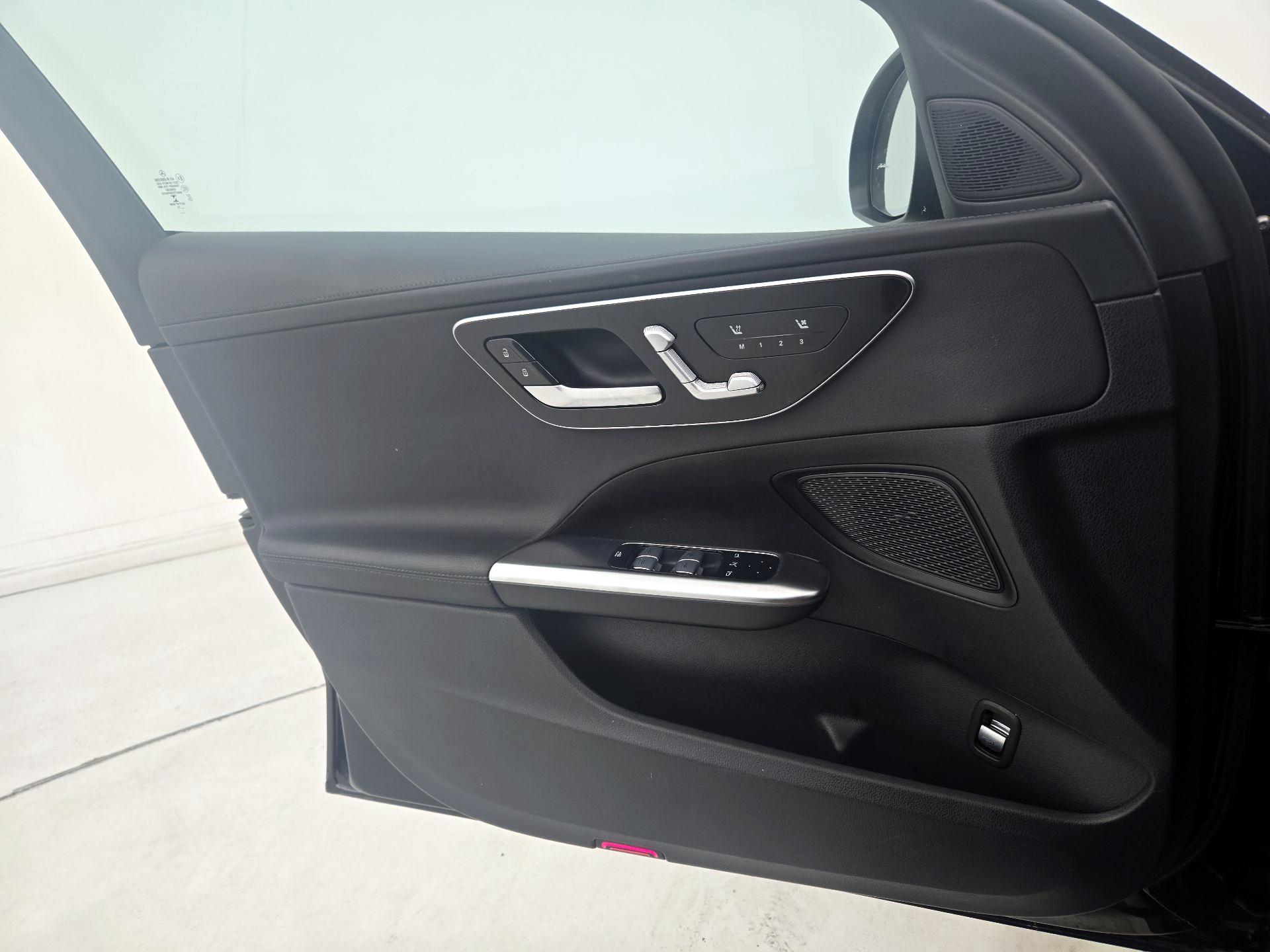 Thumbnail: 2022 Mercedes-Benz C-Class - 12