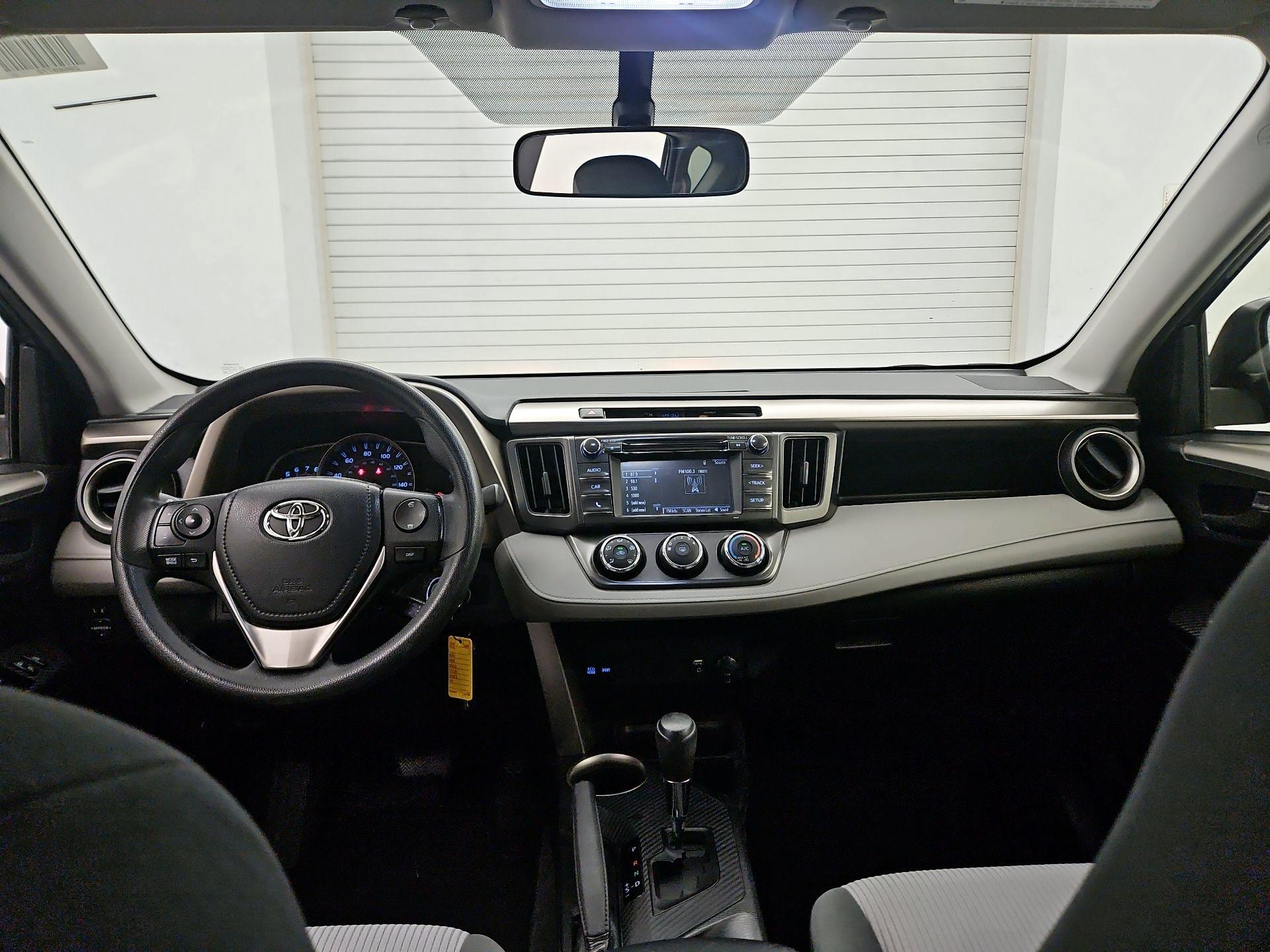 Thumbnail: 2015 Toyota RAV4 - 9