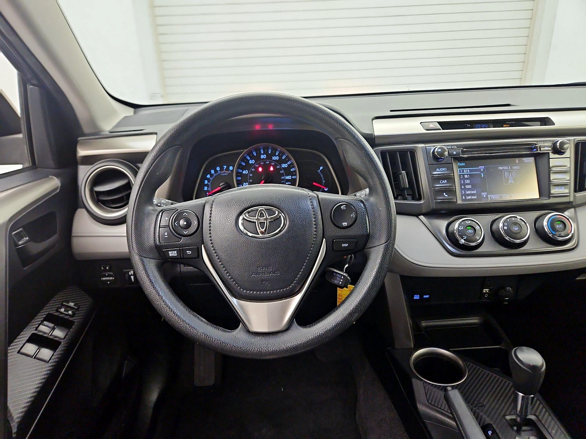 Thumbnail: 2015 Toyota RAV4 - 10