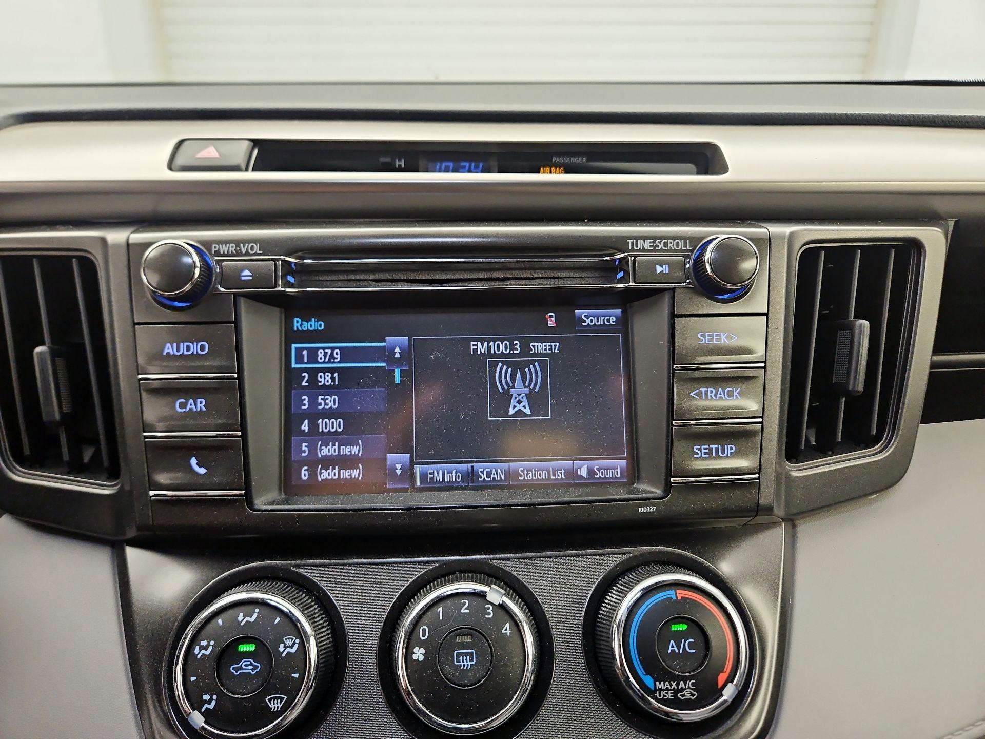 Thumbnail: 2015 Toyota RAV4 - 15