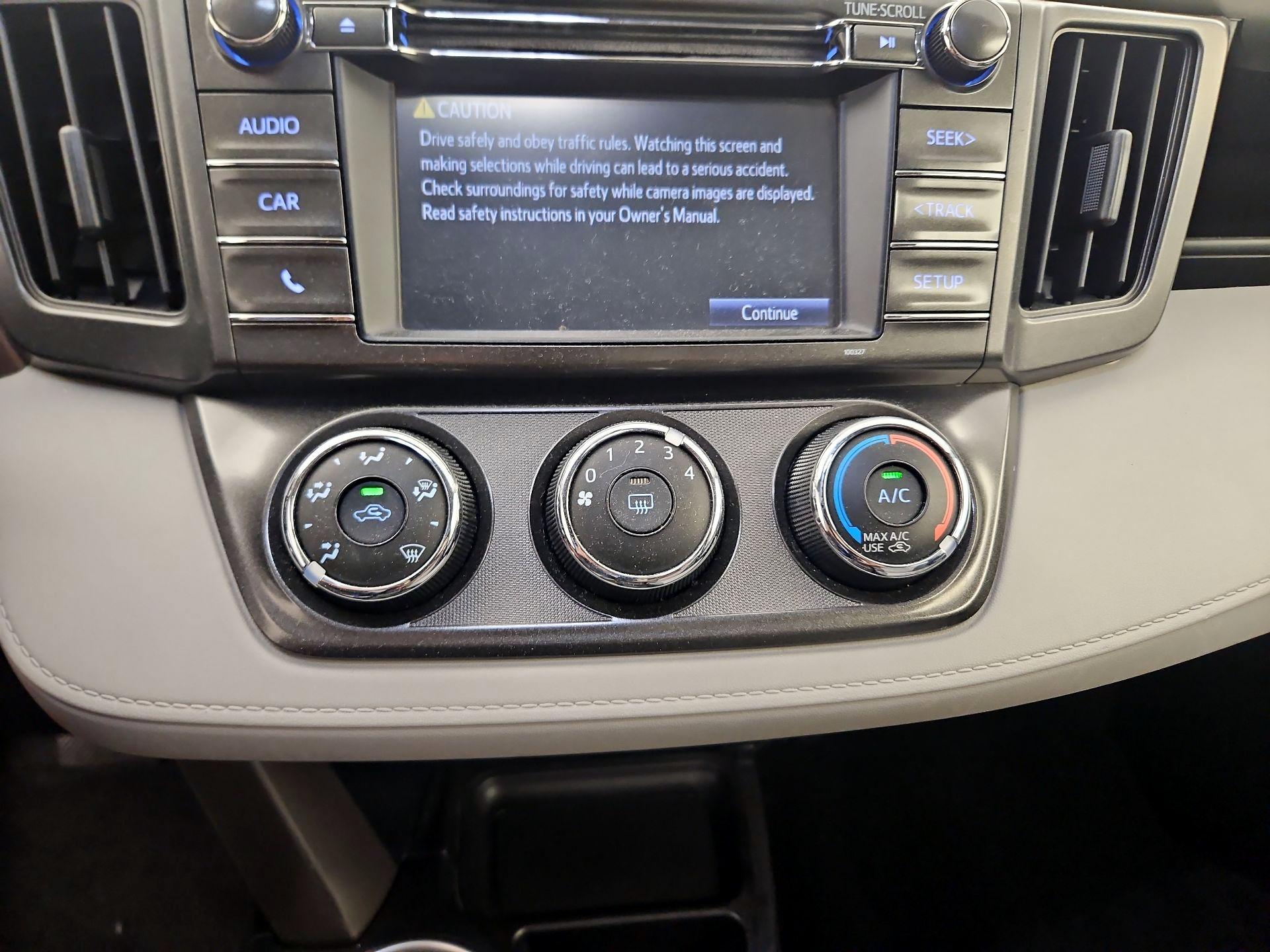 Thumbnail: 2015 Toyota RAV4 - 16