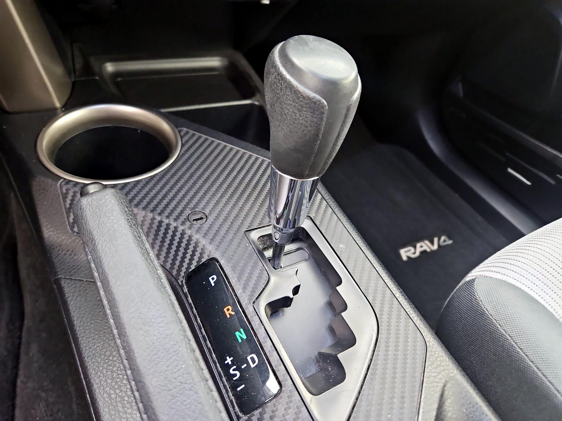 Thumbnail: 2015 Toyota RAV4 - 17