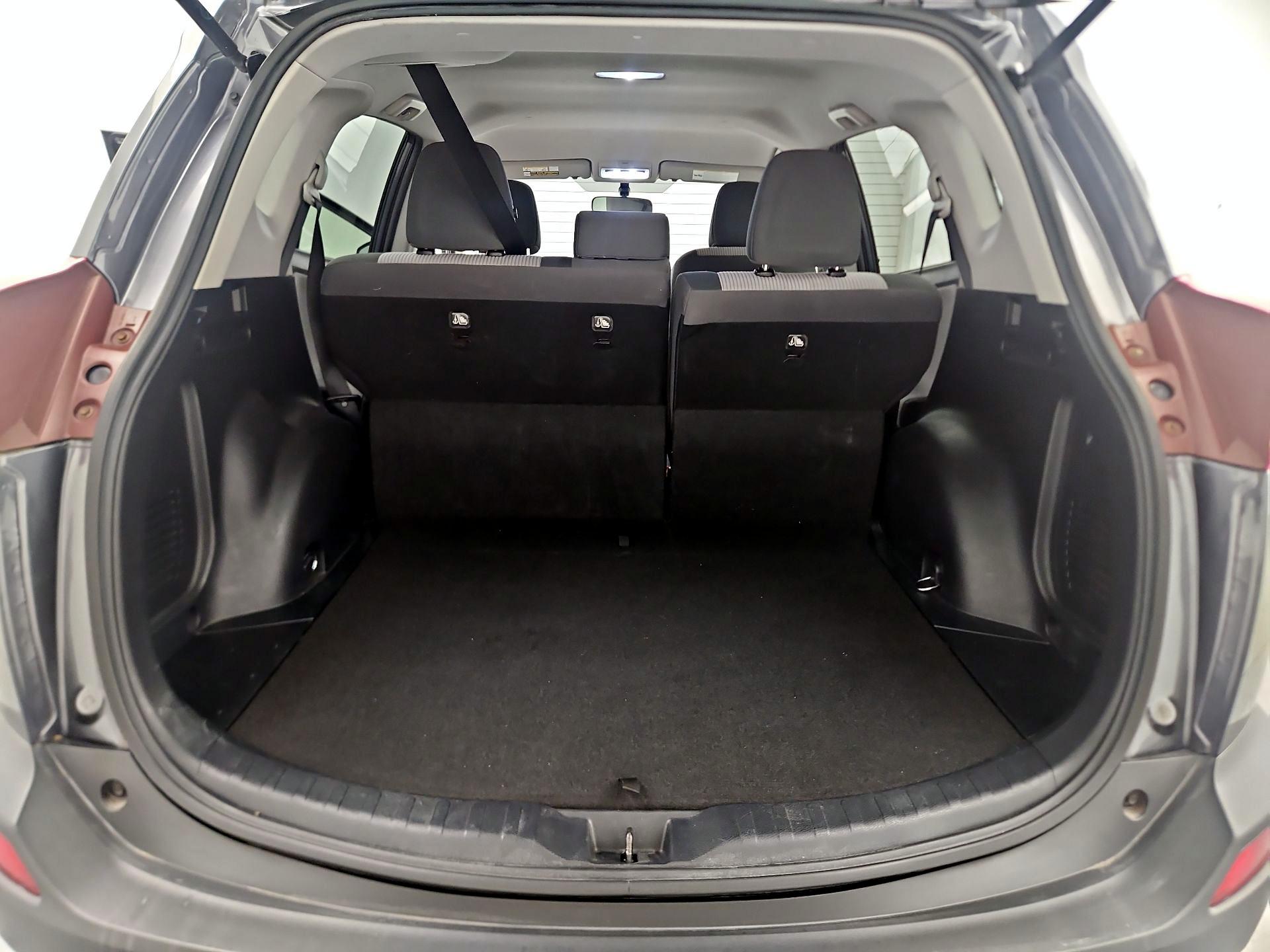 Thumbnail: 2015 Toyota RAV4 - 20