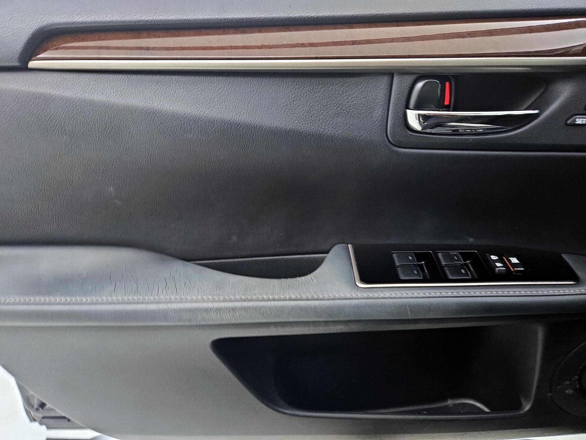 Thumbnail: 2016 Lexus ES - 12