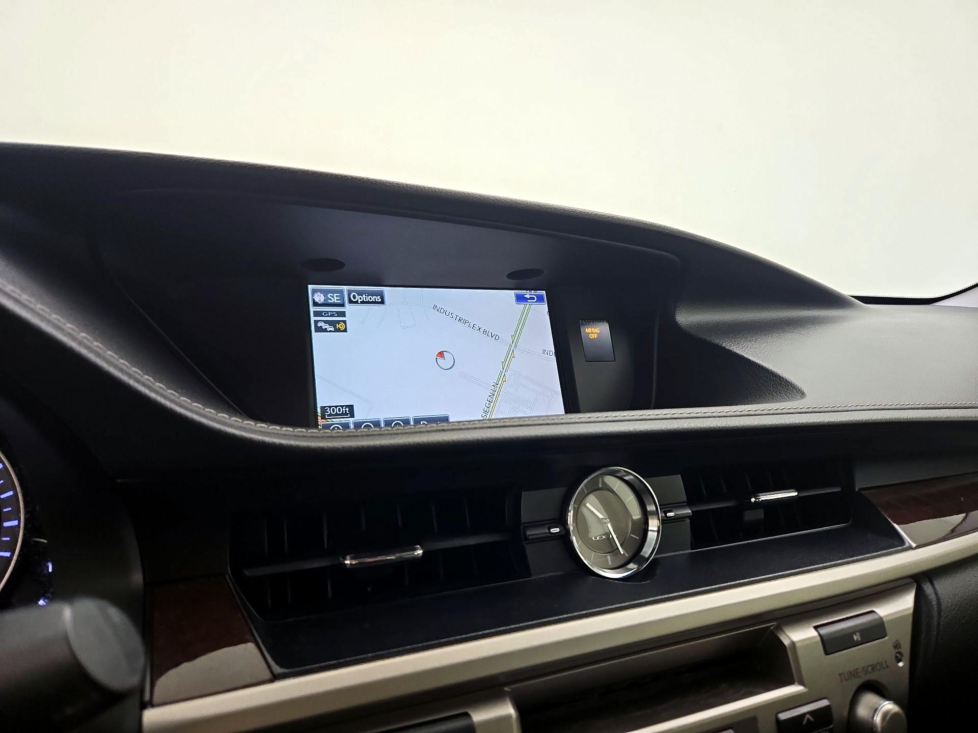Thumbnail: 2016 Lexus ES - 15