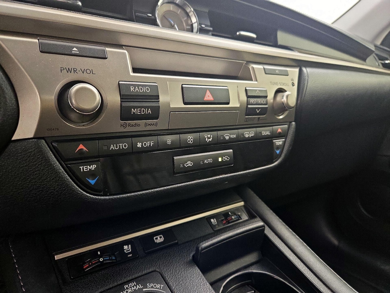2016 Lexus ES 350 - Photo 17