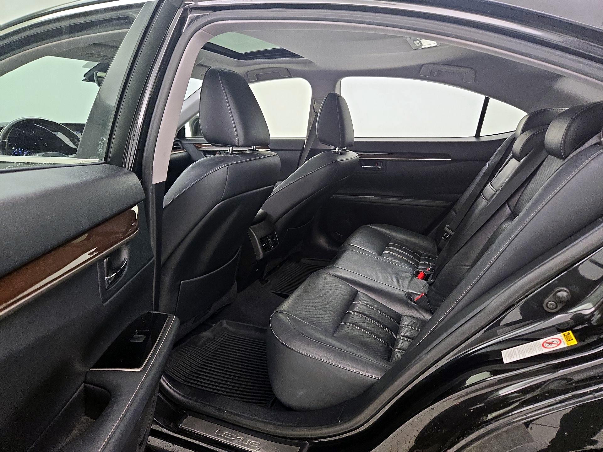 Thumbnail: 2016 Lexus ES - 20
