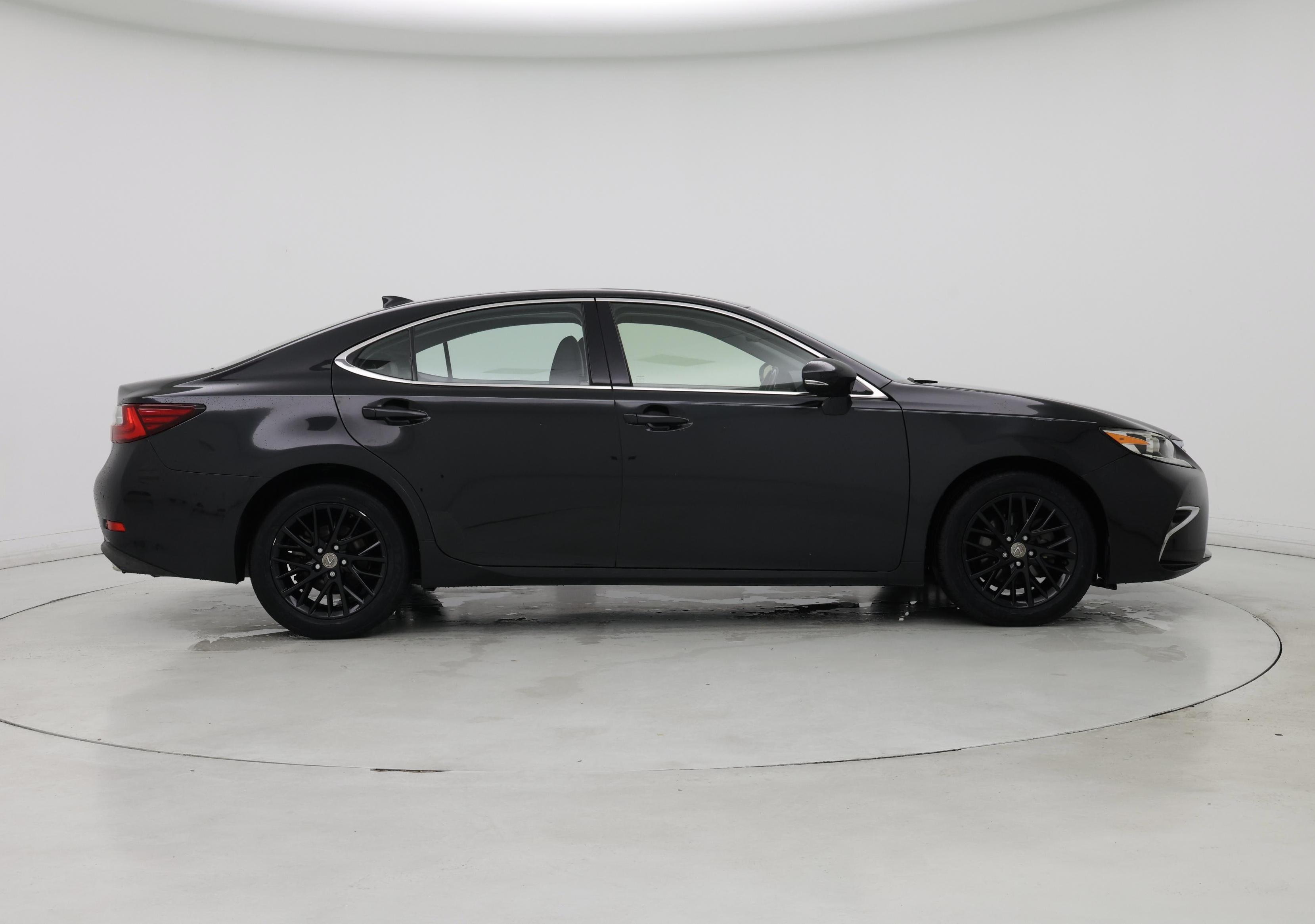 Thumbnail: 2016 Lexus ES - 7