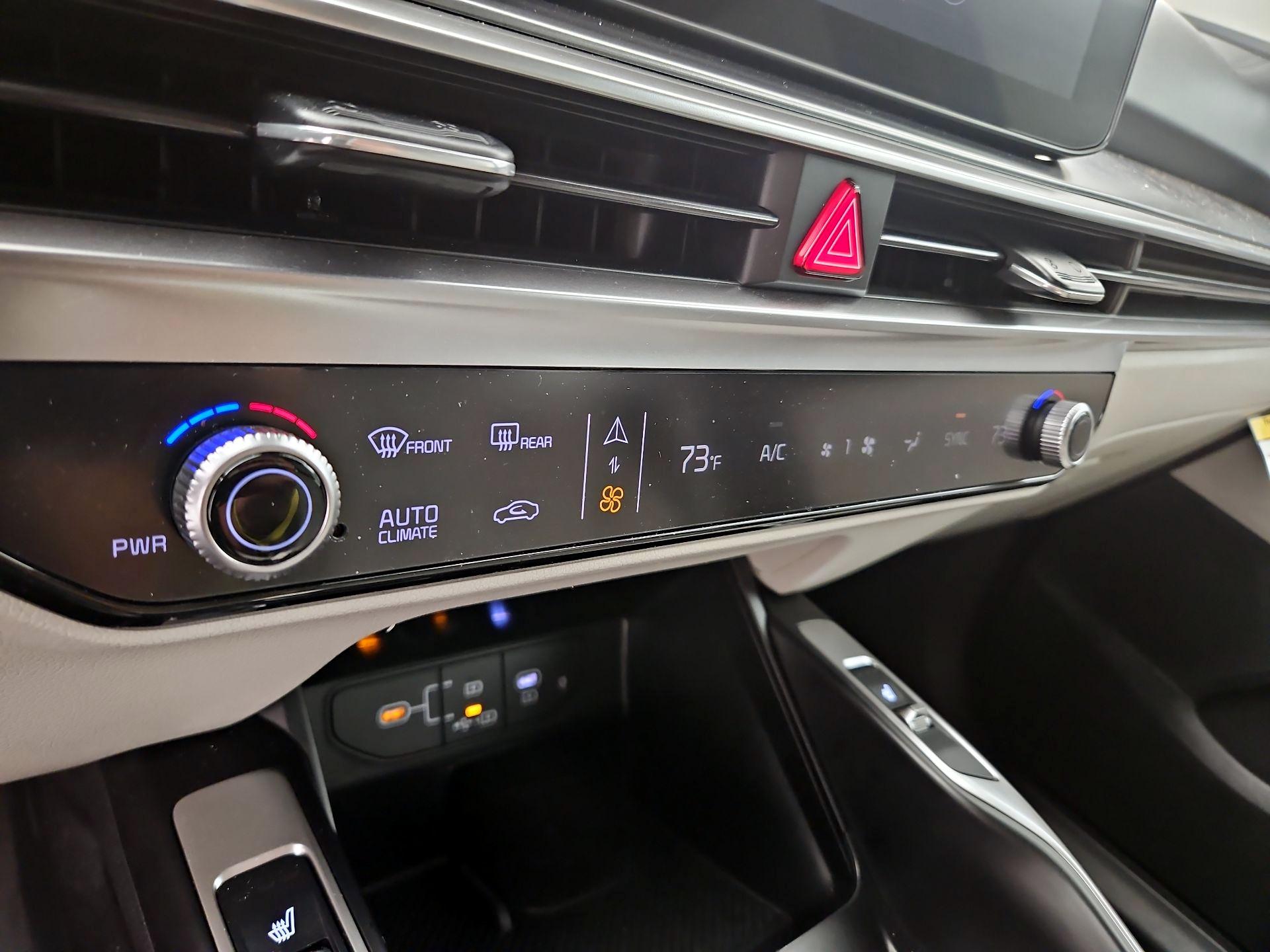 Thumbnail: 2025 Kia Sorento - 15