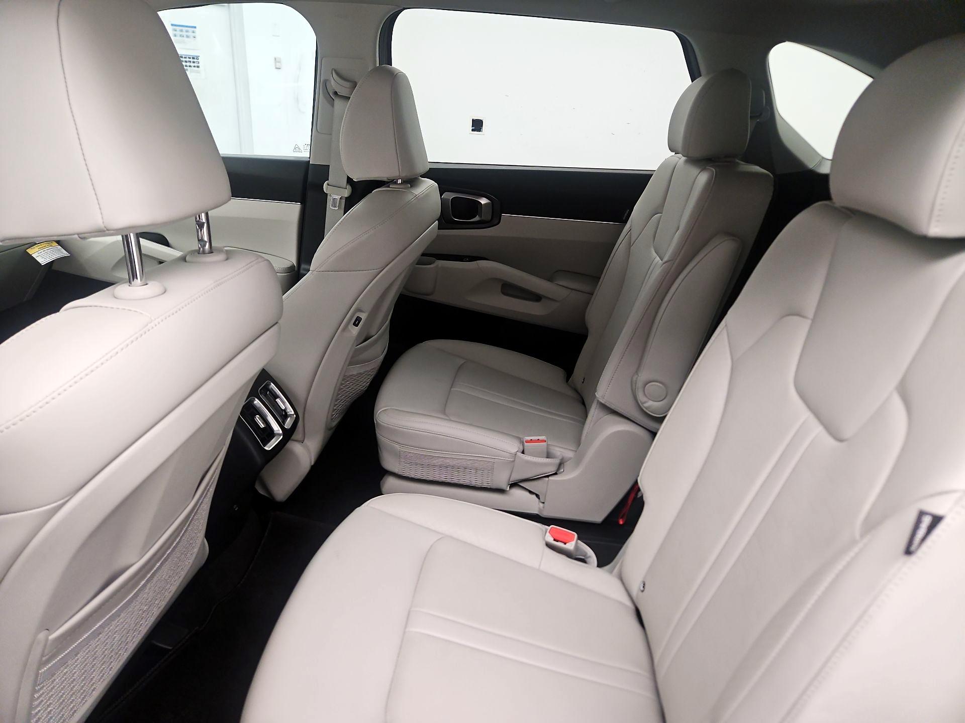 Thumbnail: 2025 Kia Sorento - 18