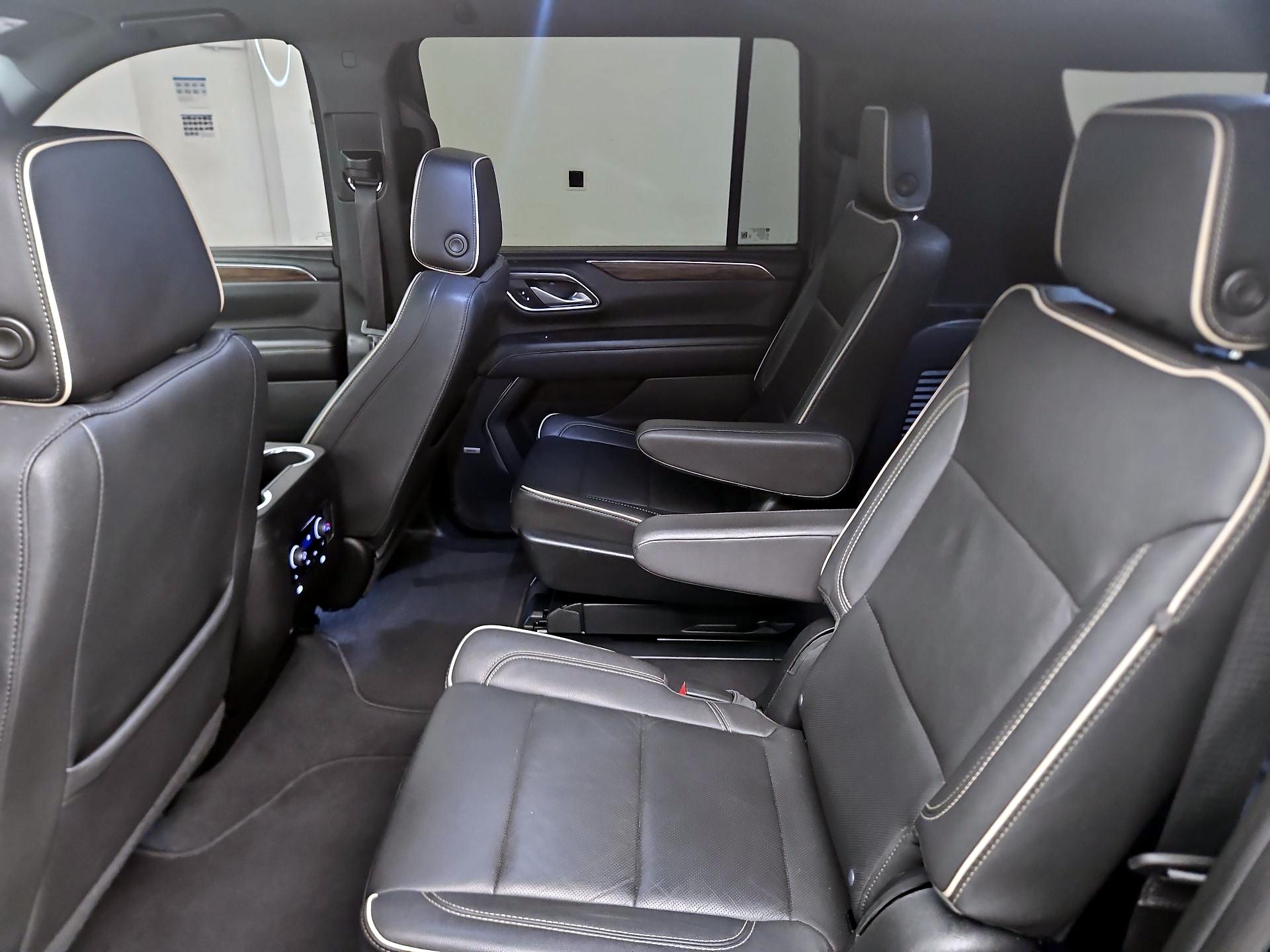 Thumbnail: 2023 Chevrolet Suburban - 18