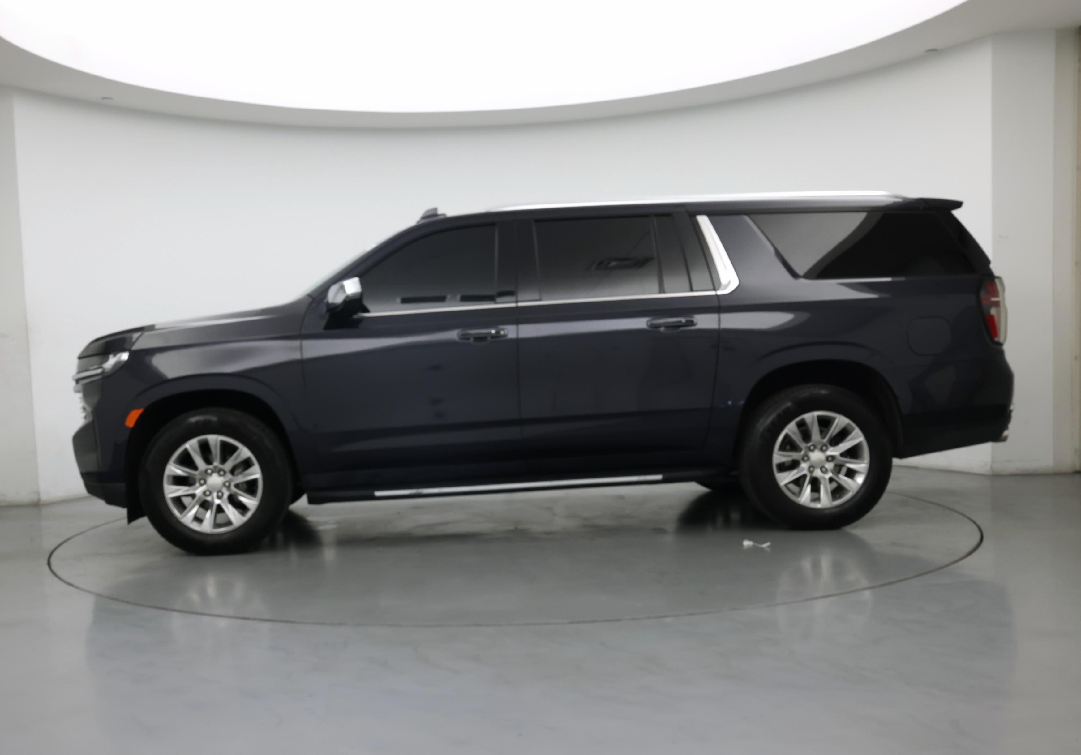 Thumbnail: 2023 Chevrolet Suburban - 3