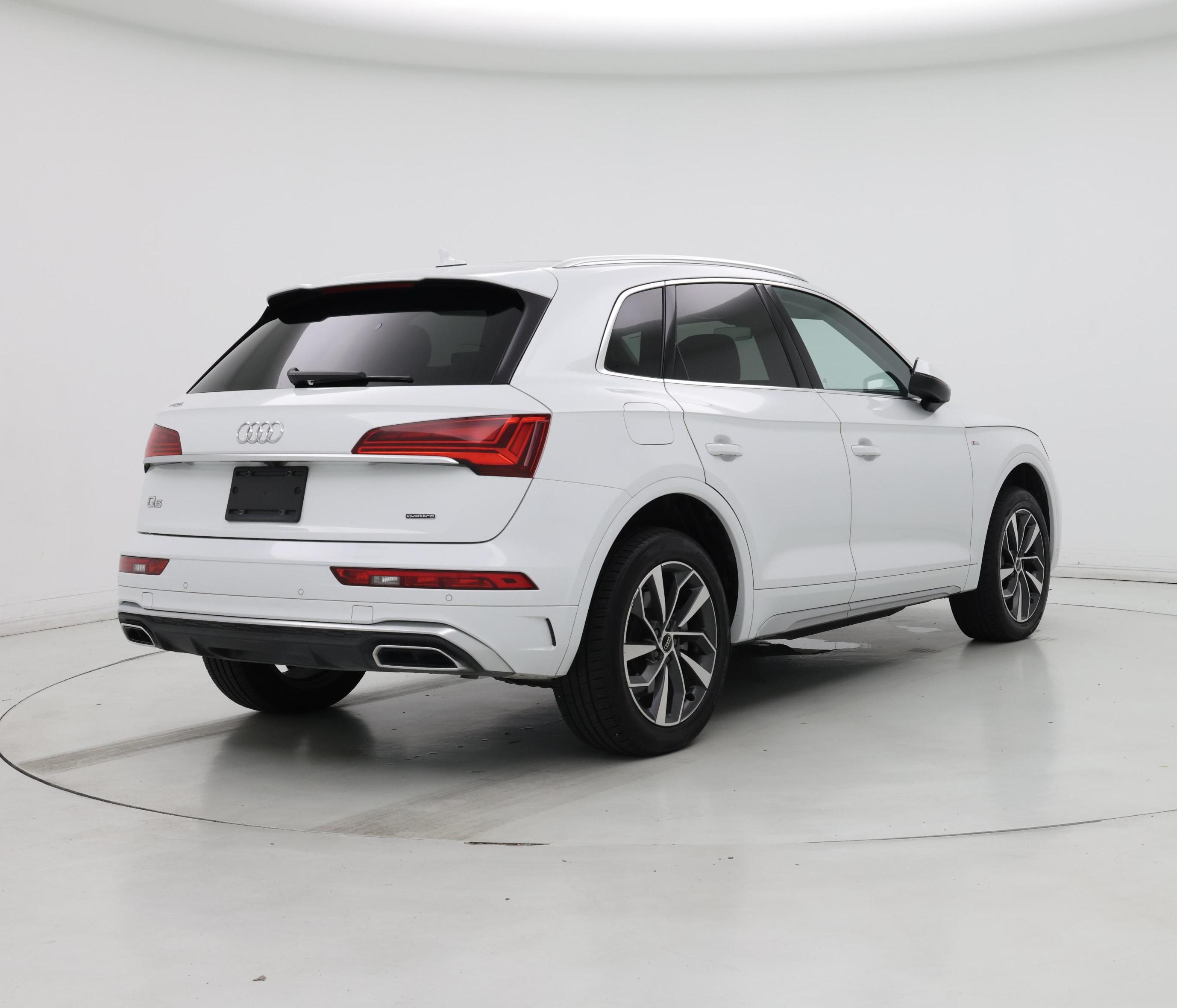 Thumbnail: 2024 Audi Q5 - 8