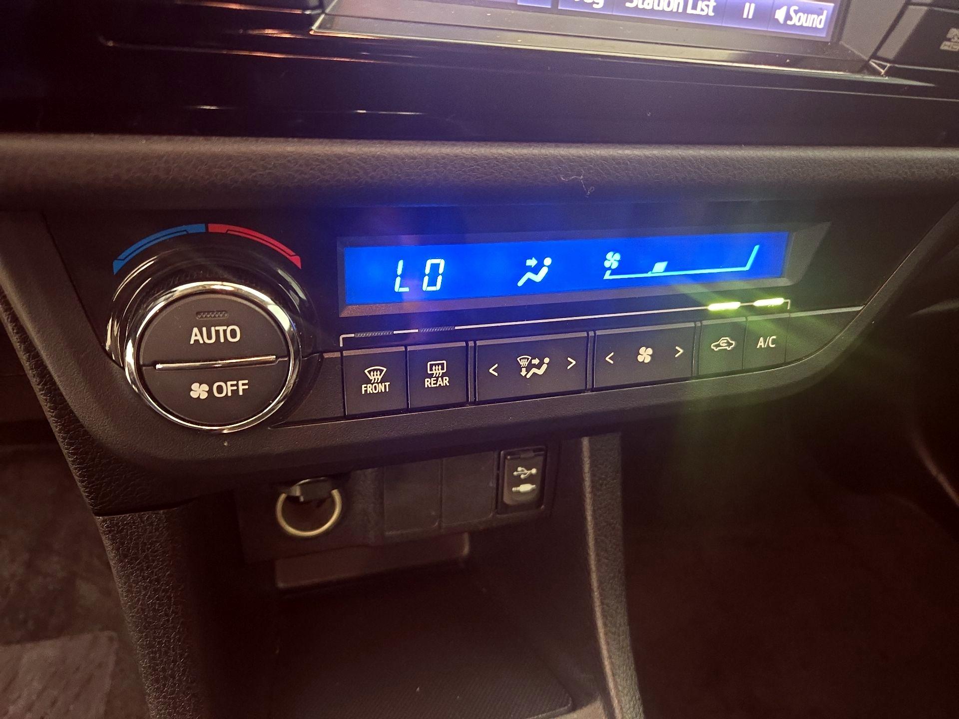 Thumbnail: 2016 Toyota Corolla - 15