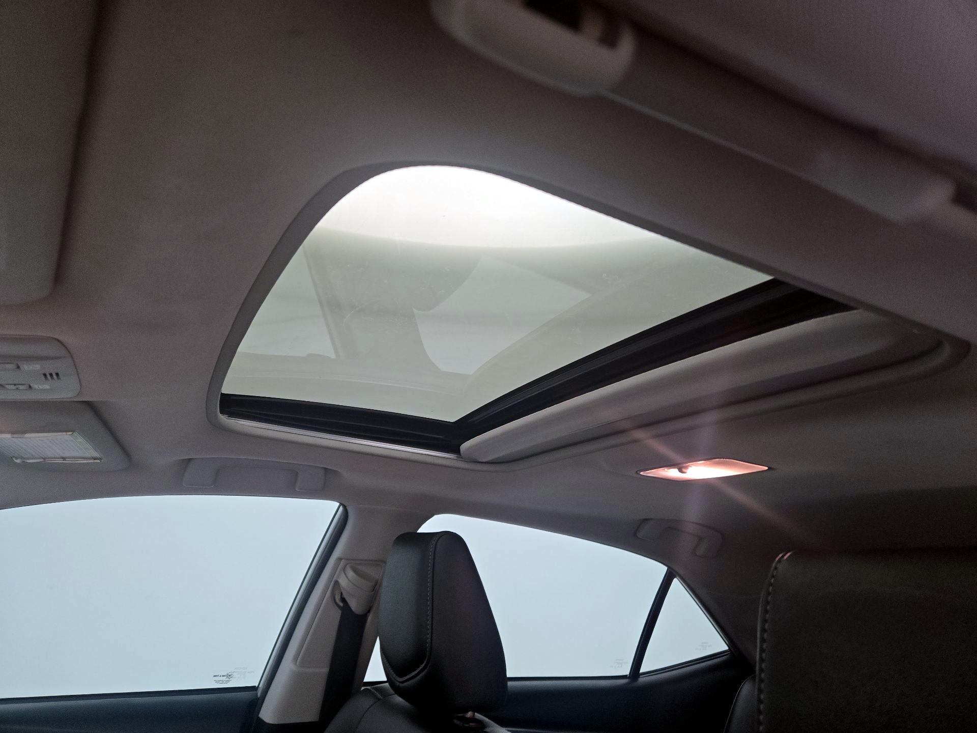 Thumbnail: 2016 Toyota Corolla - 18