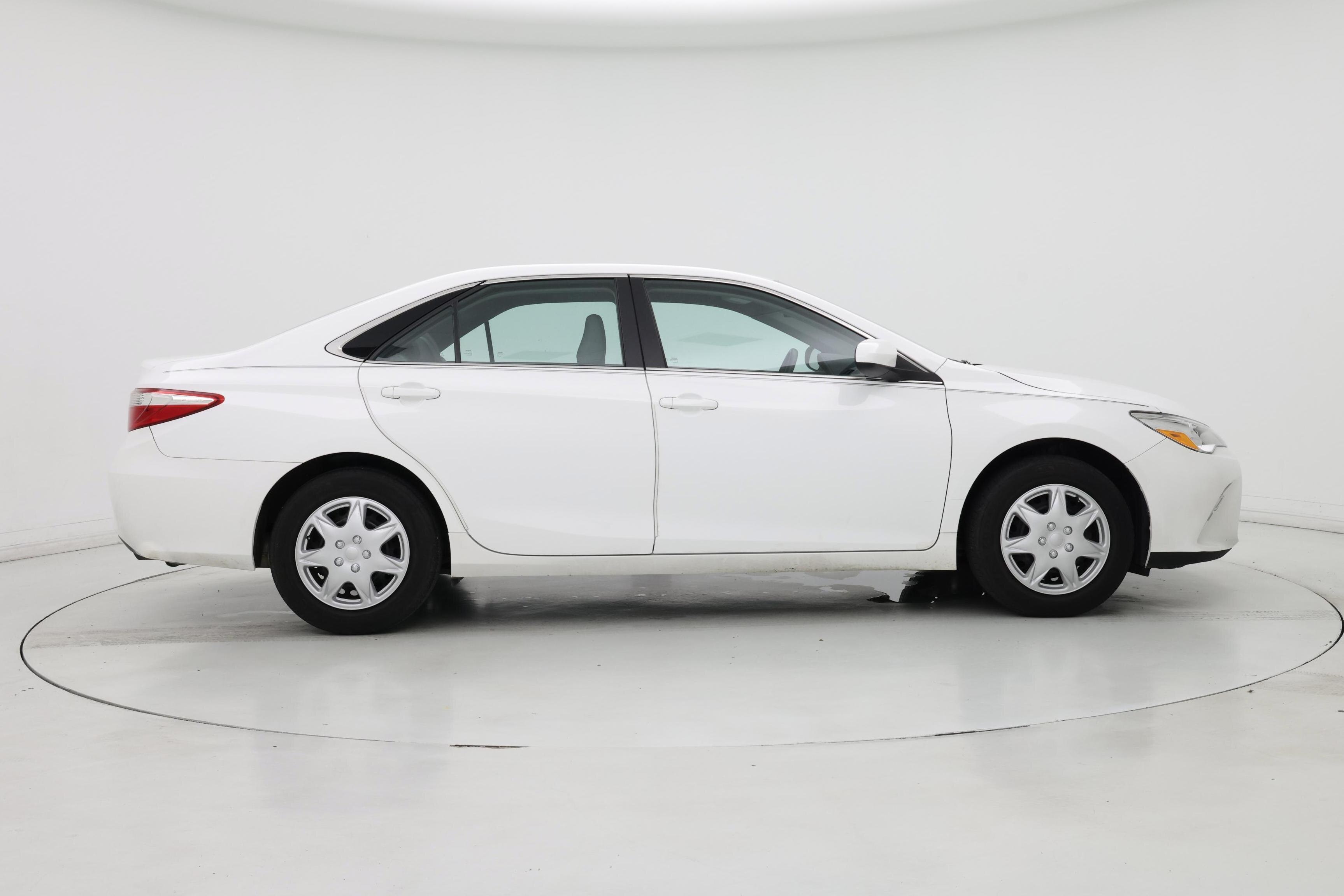 Thumbnail: 2017 Toyota Camry - 7