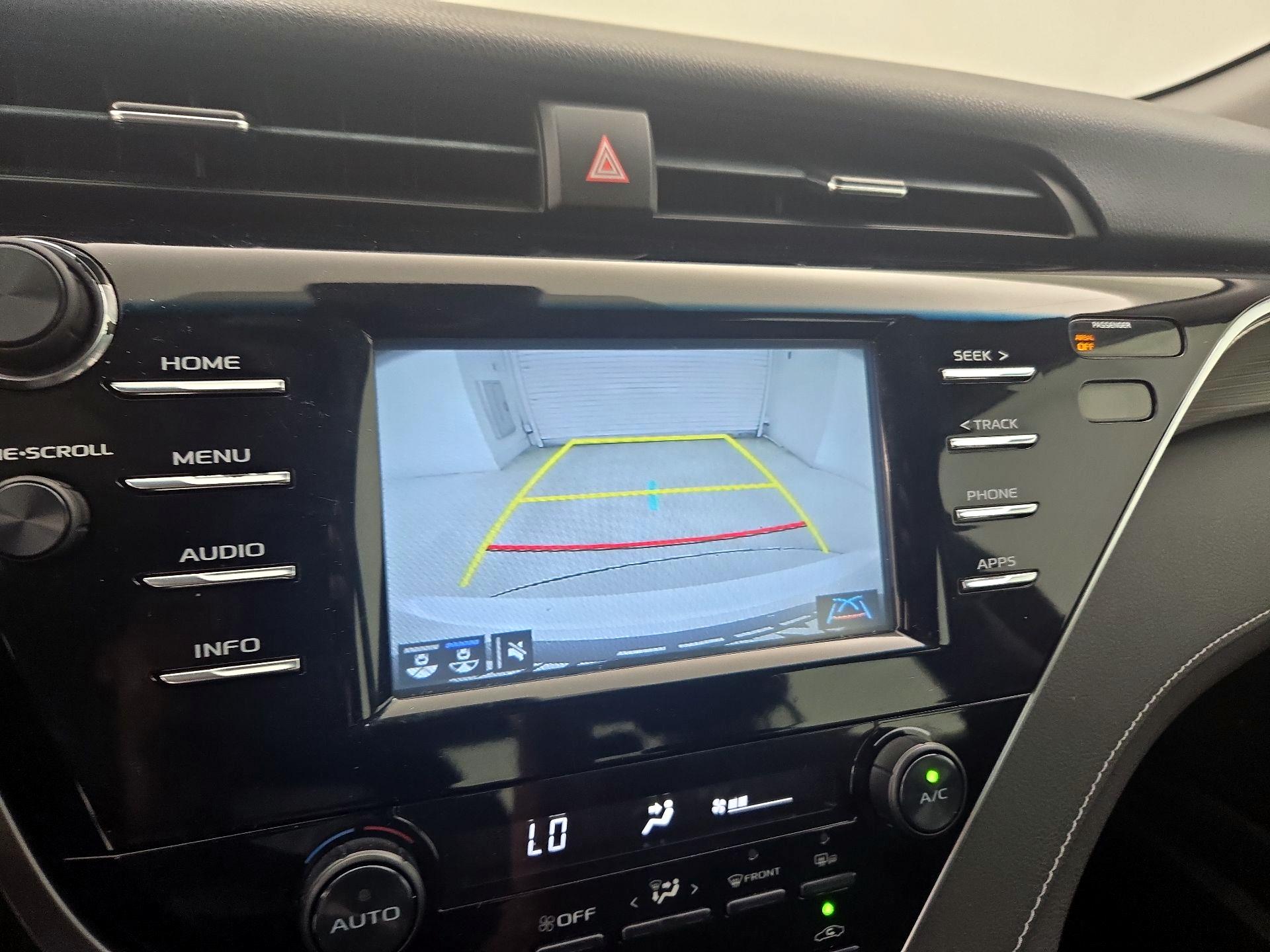 Thumbnail: 2018 Toyota Camry - 14