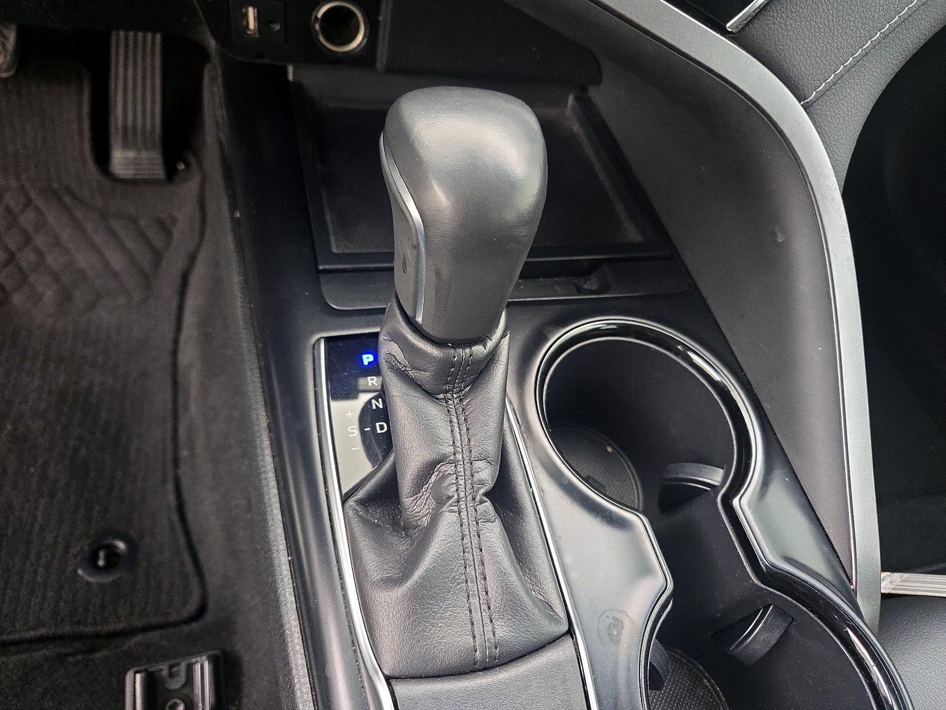 Thumbnail: 2018 Toyota Camry - 17