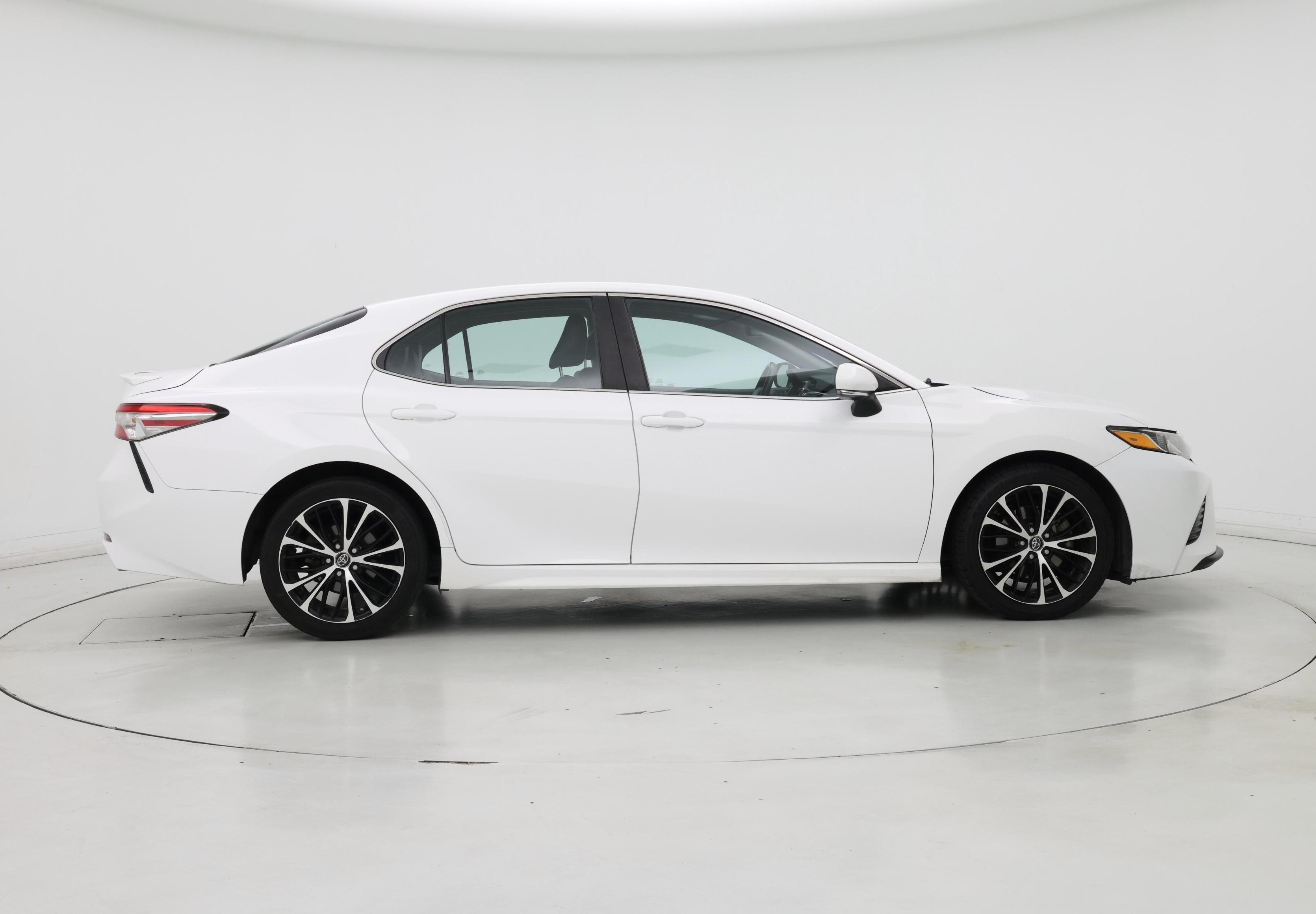 Thumbnail: 2018 Toyota Camry - 7