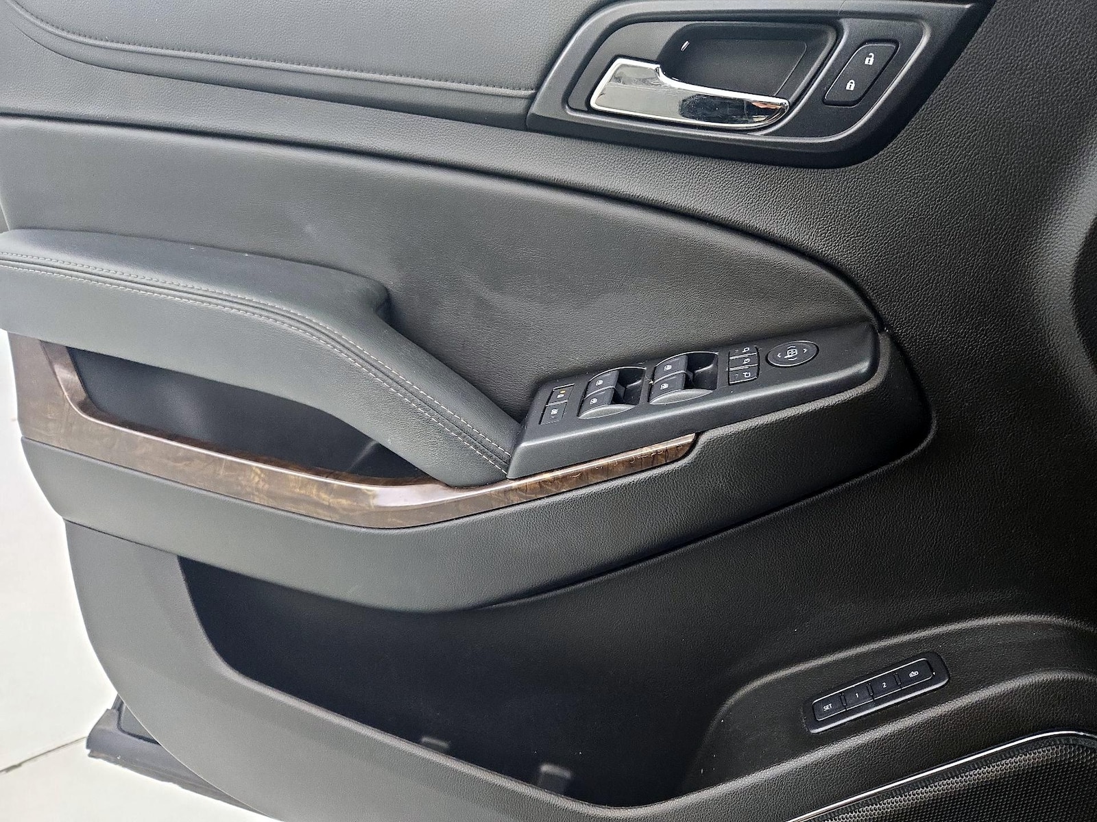 2019 Chevrolet Tahoe LT - Photo 13