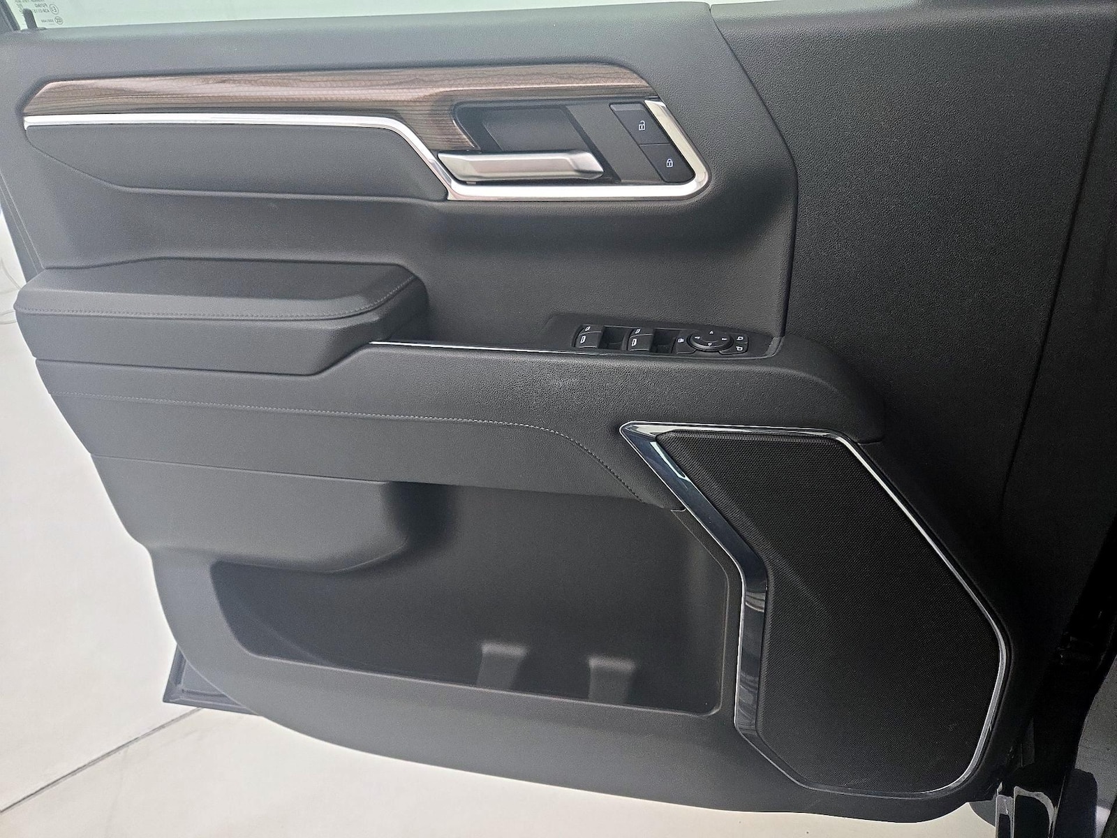 2024 Chevrolet Silverado 1500 LT - Photo 13