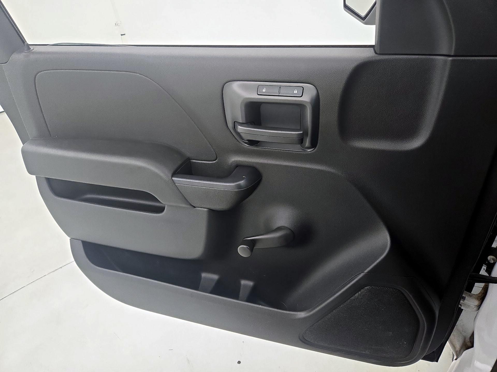 Thumbnail: 2015 Chevrolet Silverado 1500 - 12