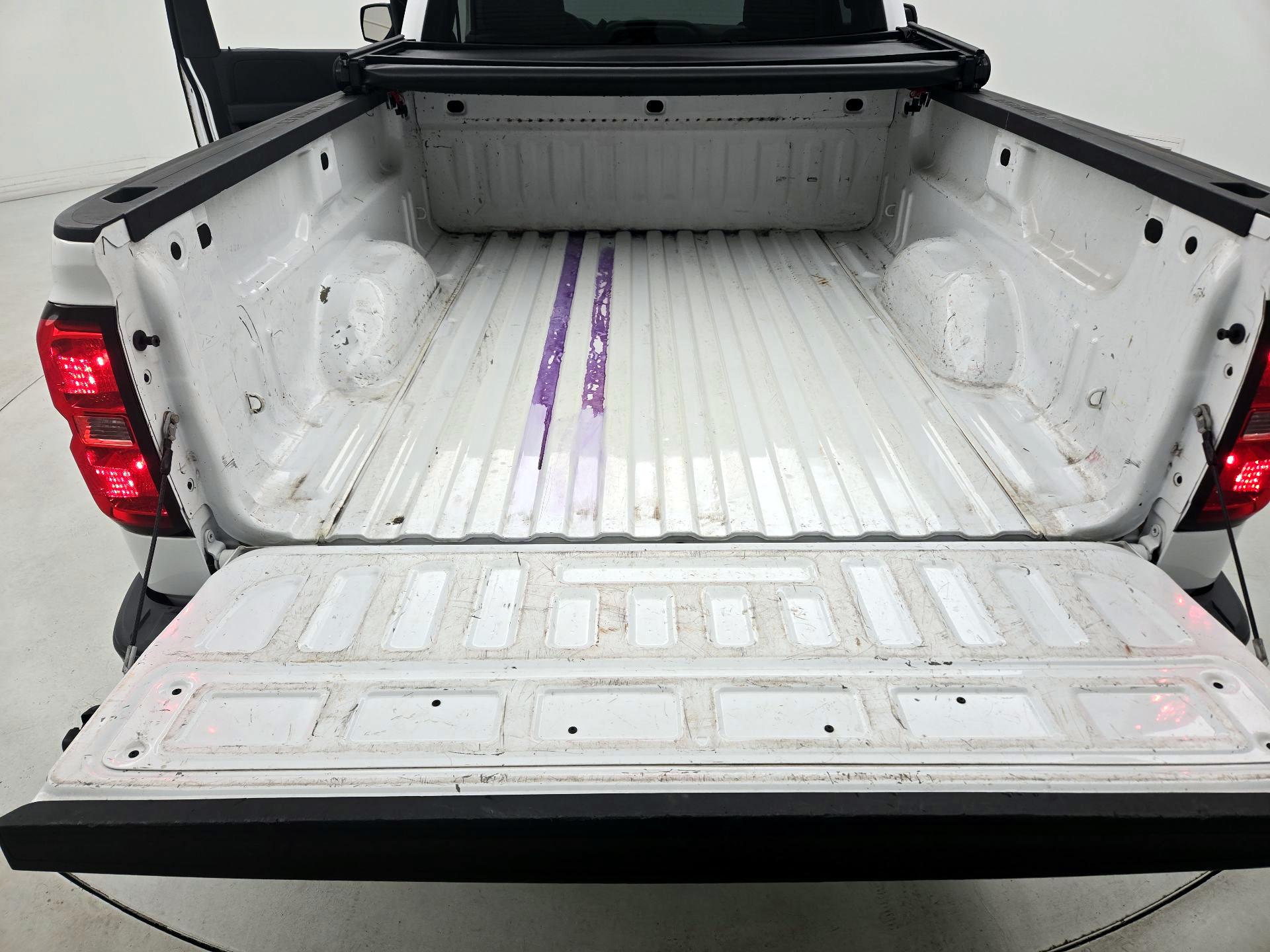 Thumbnail: 2015 Chevrolet Silverado 1500 - 18