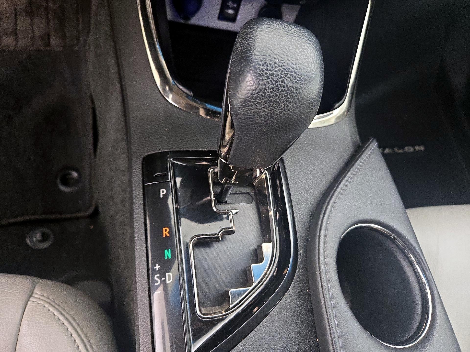 Thumbnail: 2016 Toyota Avalon - 17