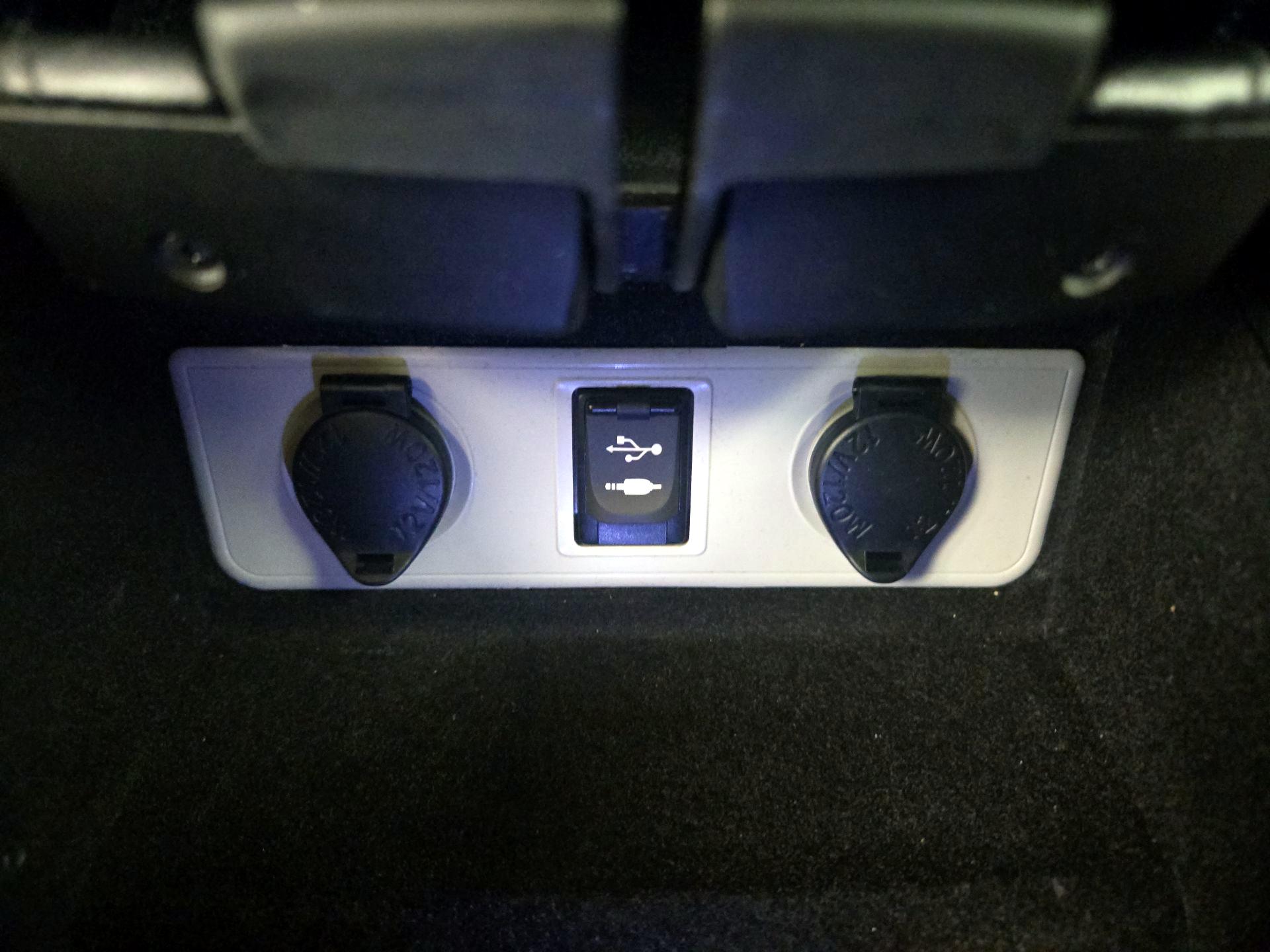 Thumbnail: 2016 Toyota Avalon - 18