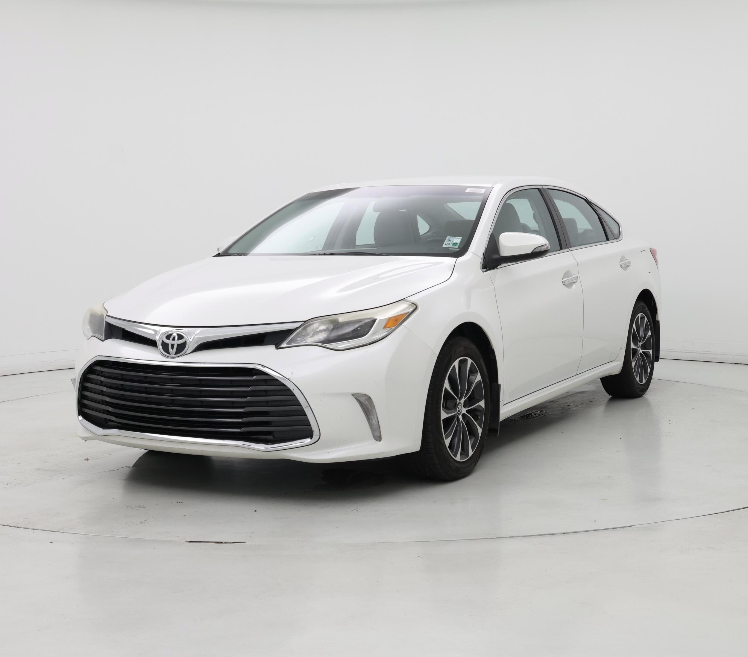 Thumbnail: 2016 Toyota Avalon - 4