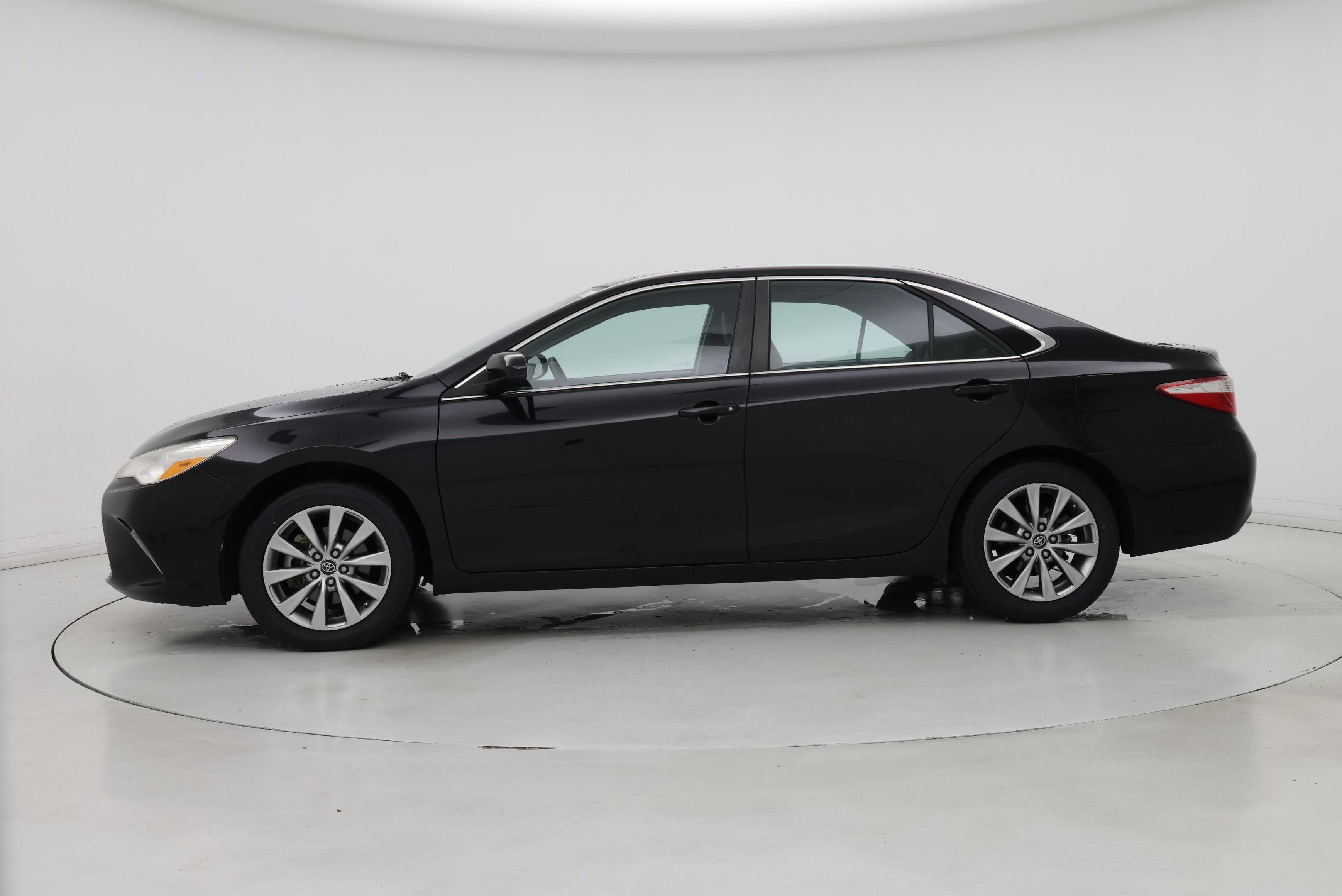 Thumbnail: 2017 Toyota Camry - 3