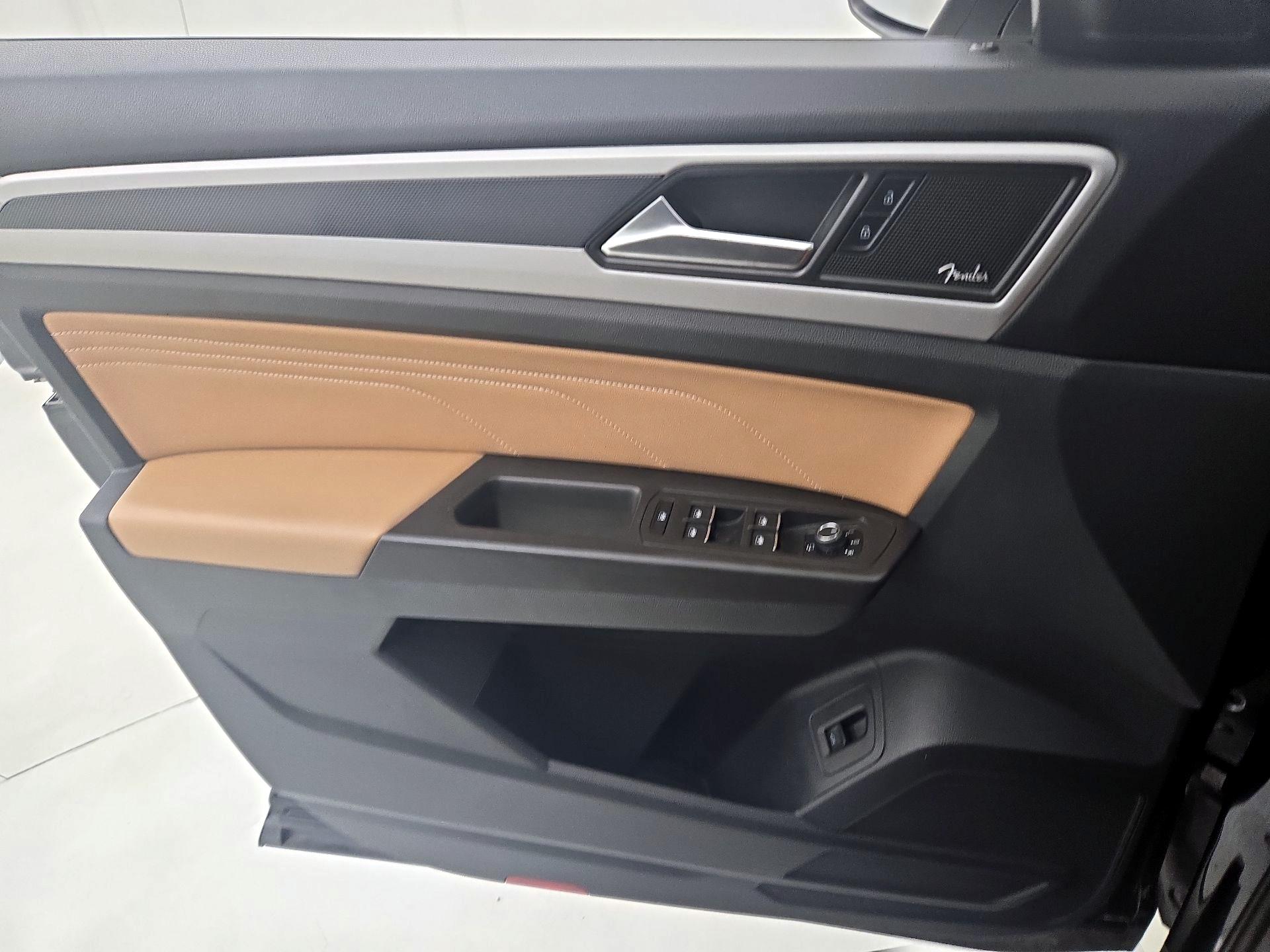 Thumbnail: 2023 Volkswagen Atlas - 12