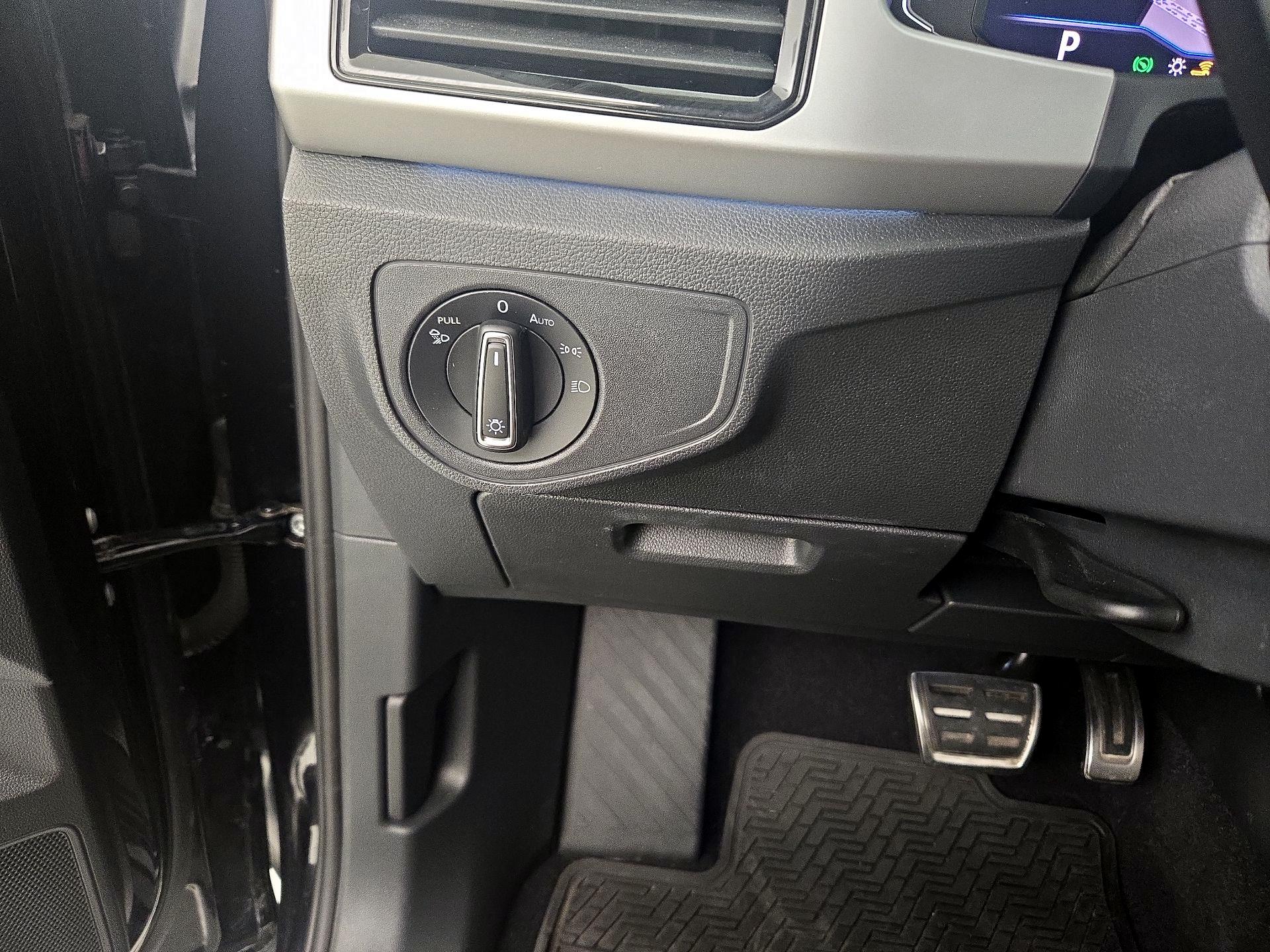 Thumbnail: 2023 Volkswagen Atlas - 13