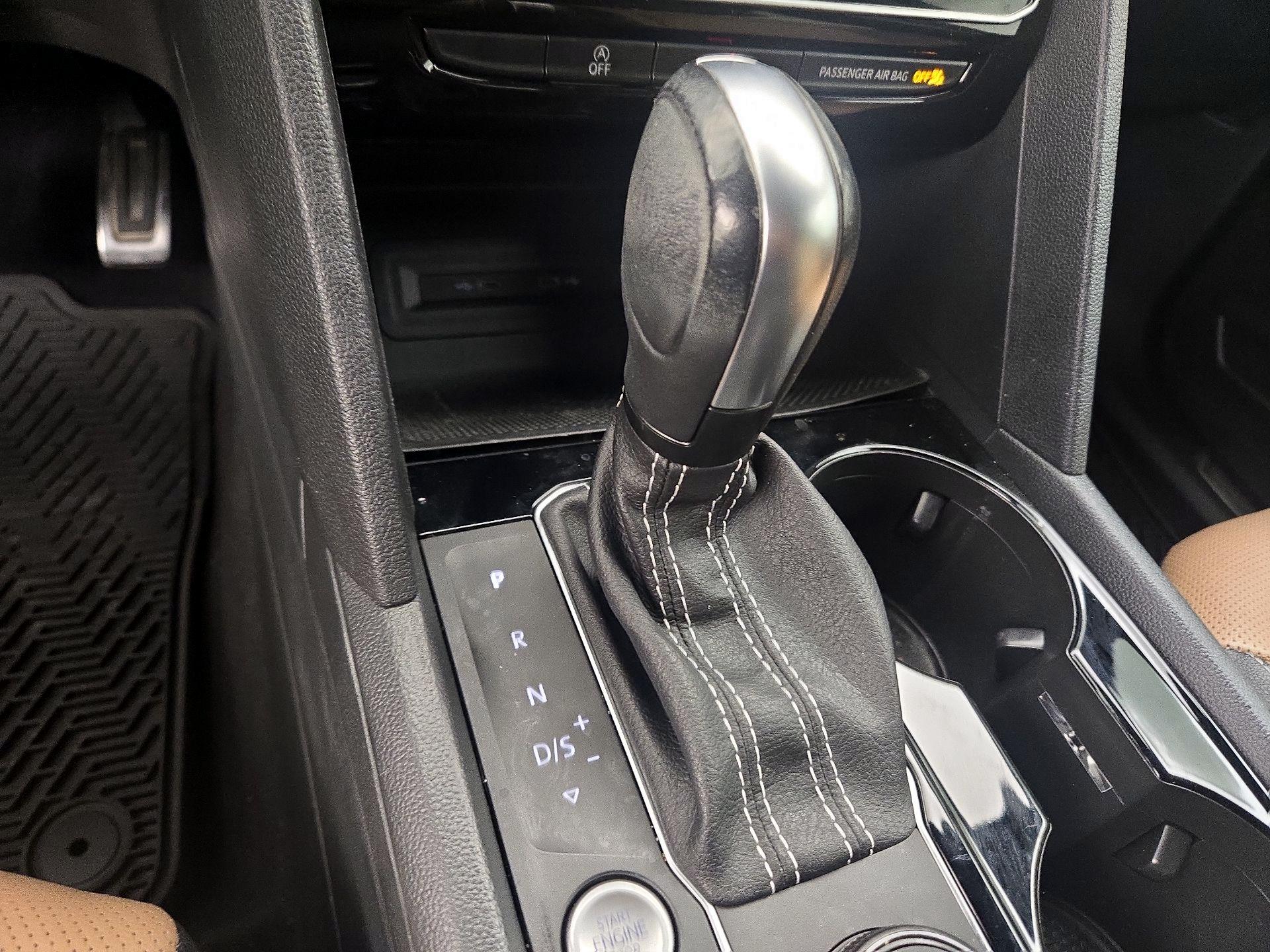 Thumbnail: 2023 Volkswagen Atlas - 17