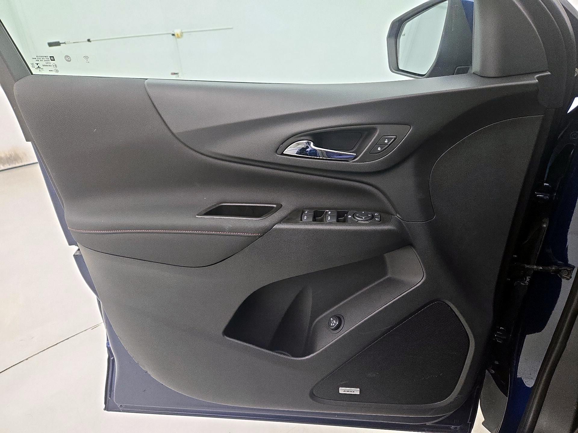 Thumbnail: 2022 Chevrolet Equinox - 12