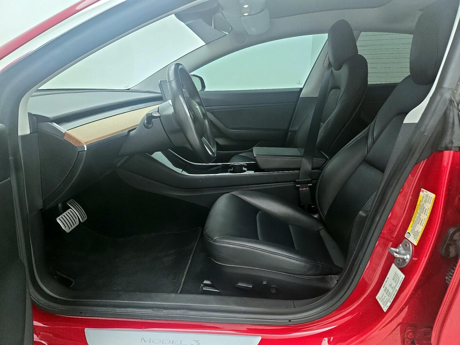 Thumbnail: 2019 Tesla Model 3 - 11