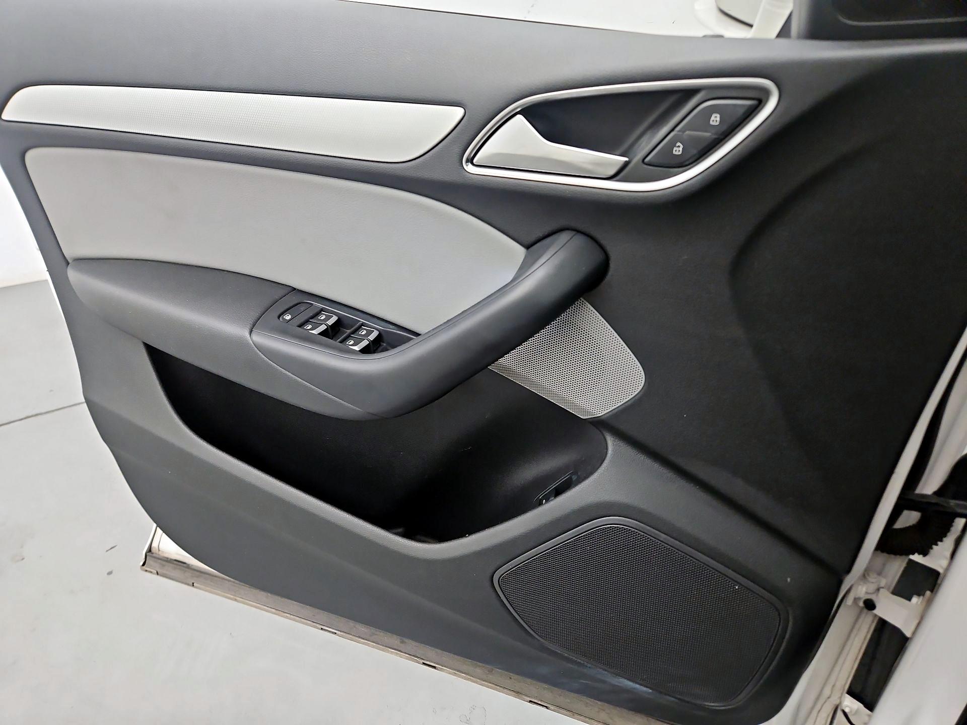 Thumbnail: 2016 Audi Q3 - 12