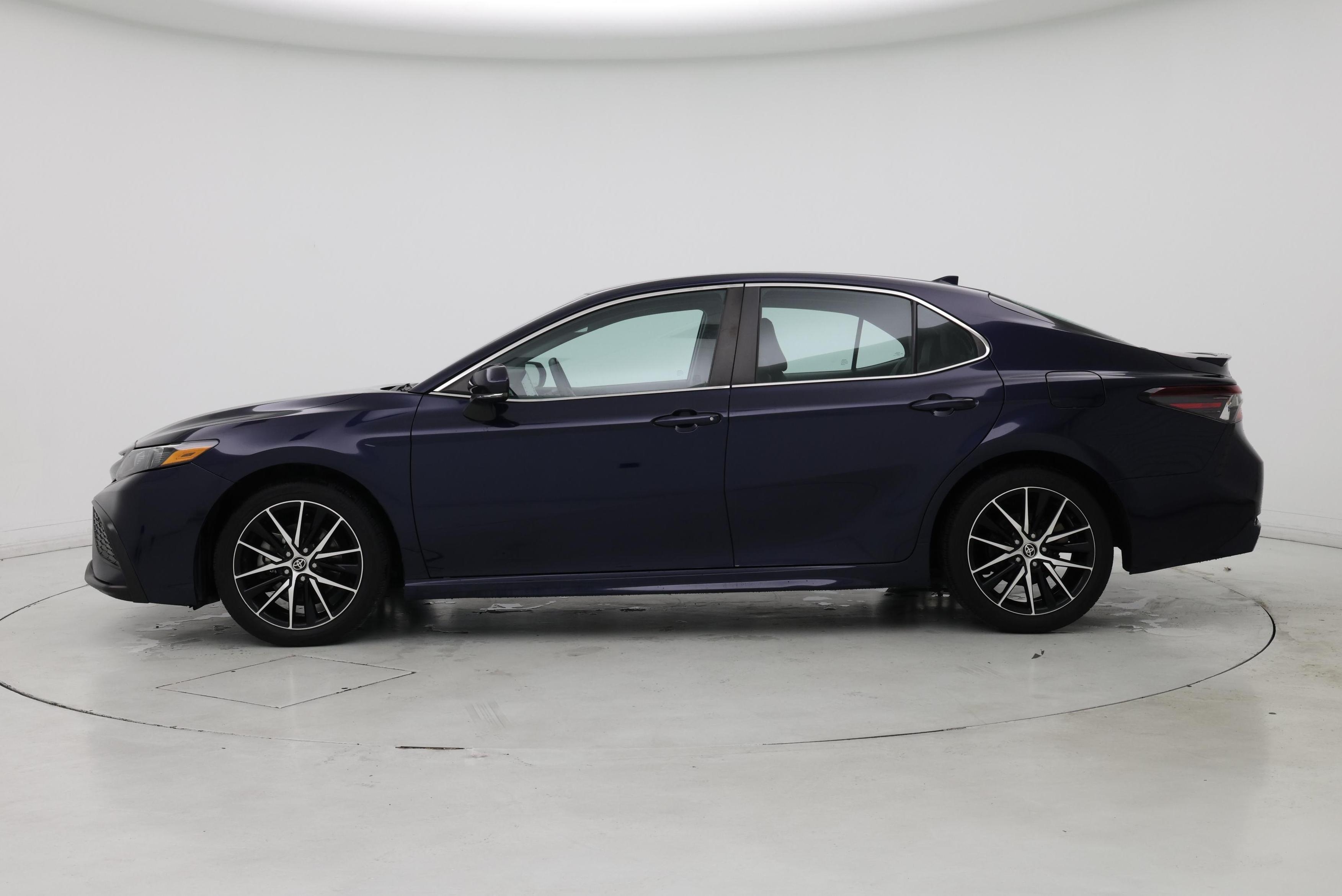 Thumbnail: 2022 Toyota Camry - 3