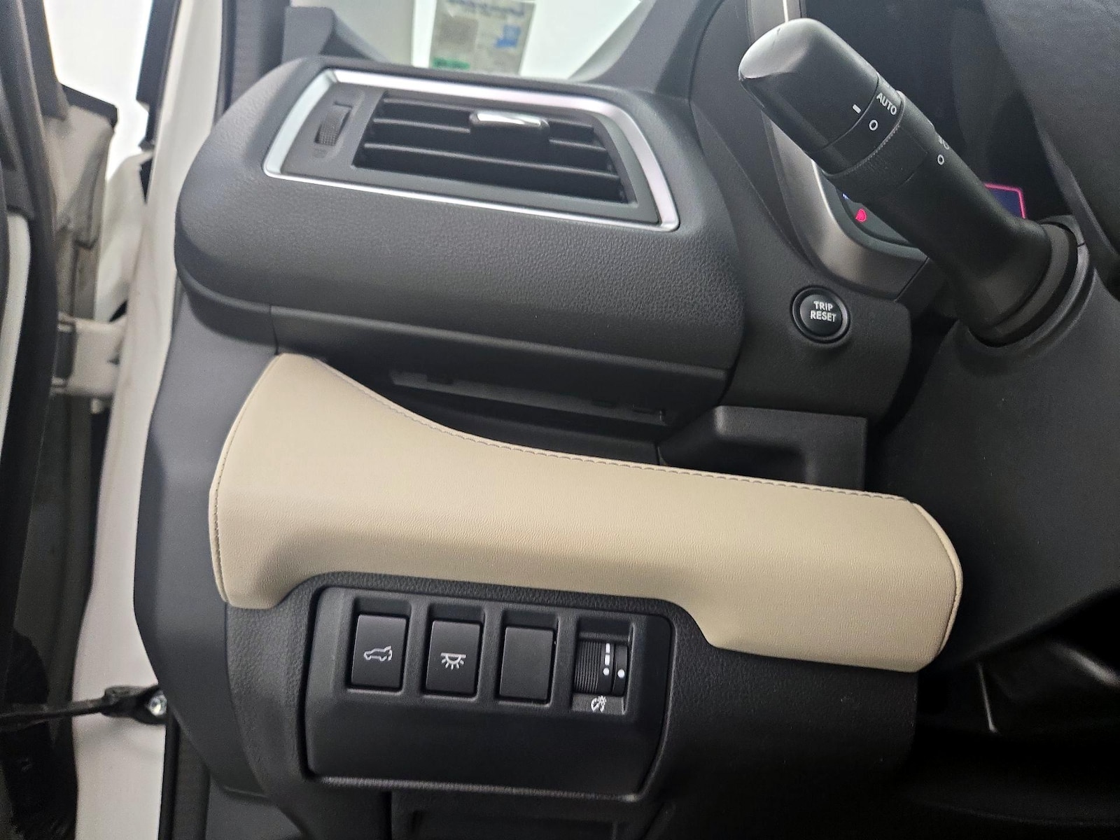 2023 Subaru Ascent Limited - Photo 14