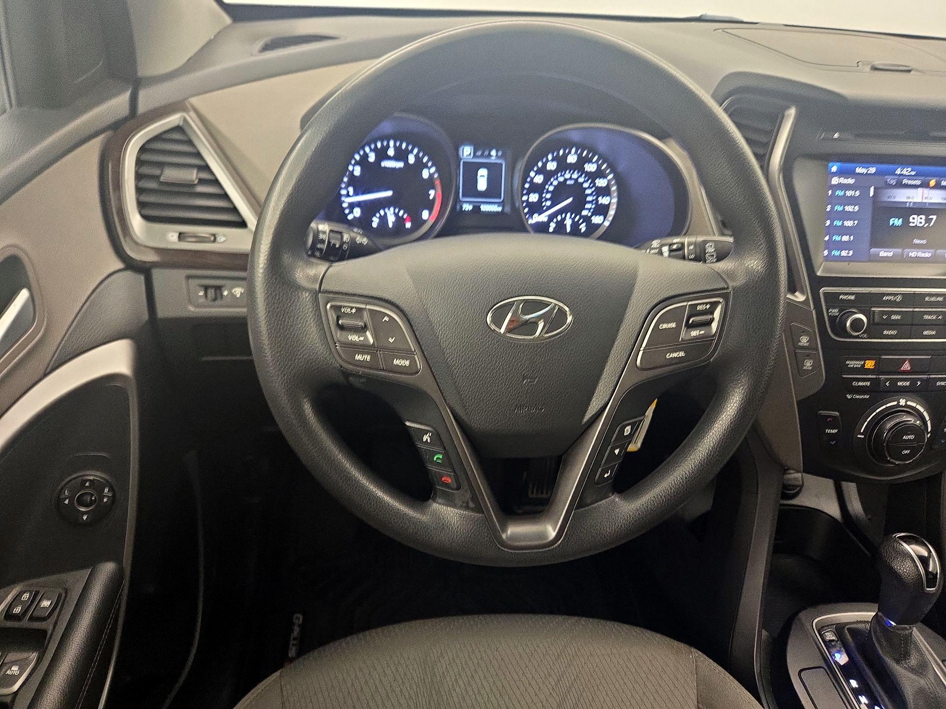 Thumbnail: 2017 Hyundai Santa Fe - 10
