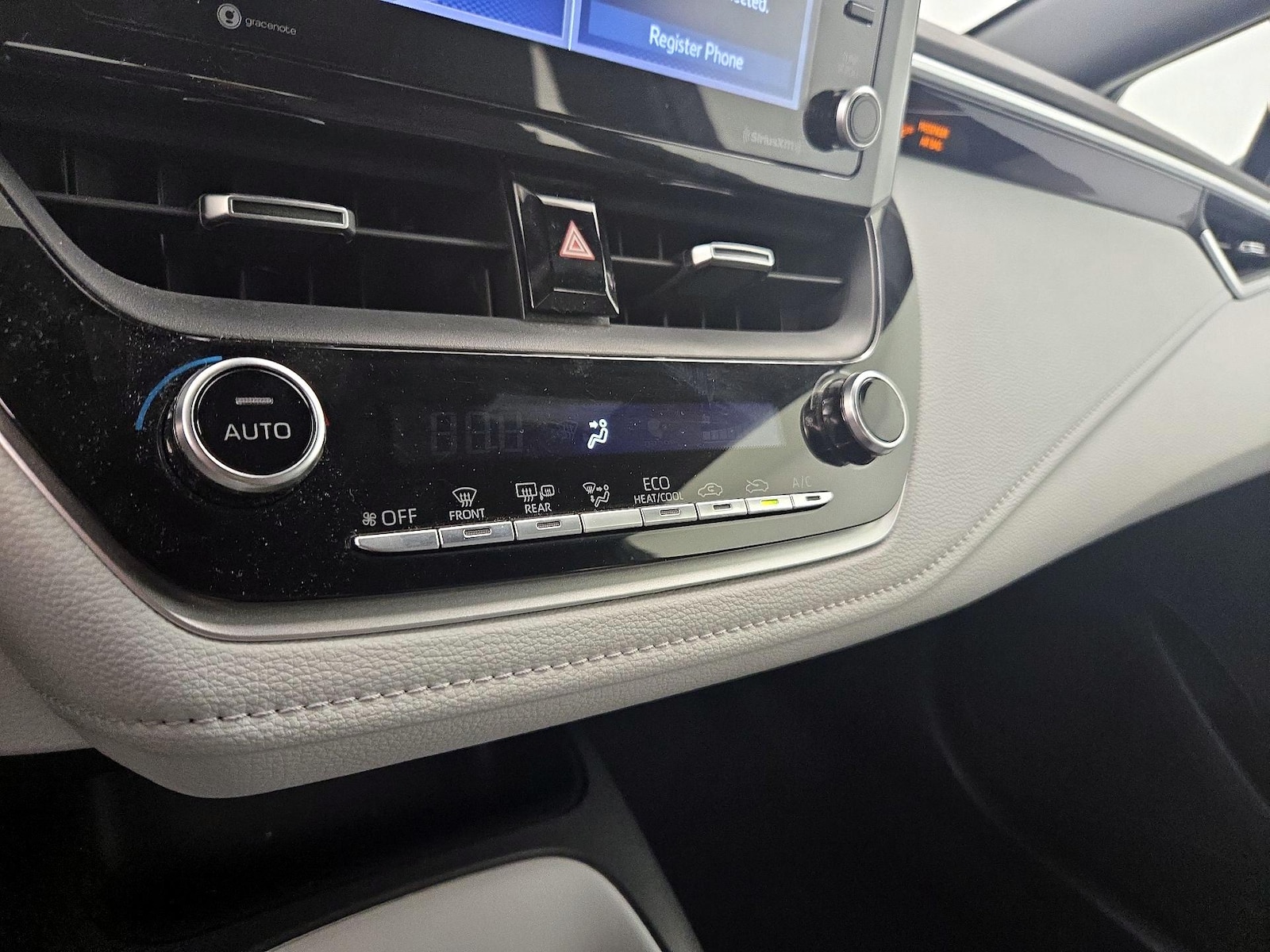 2022 Toyota Corolla SE - Photo 17