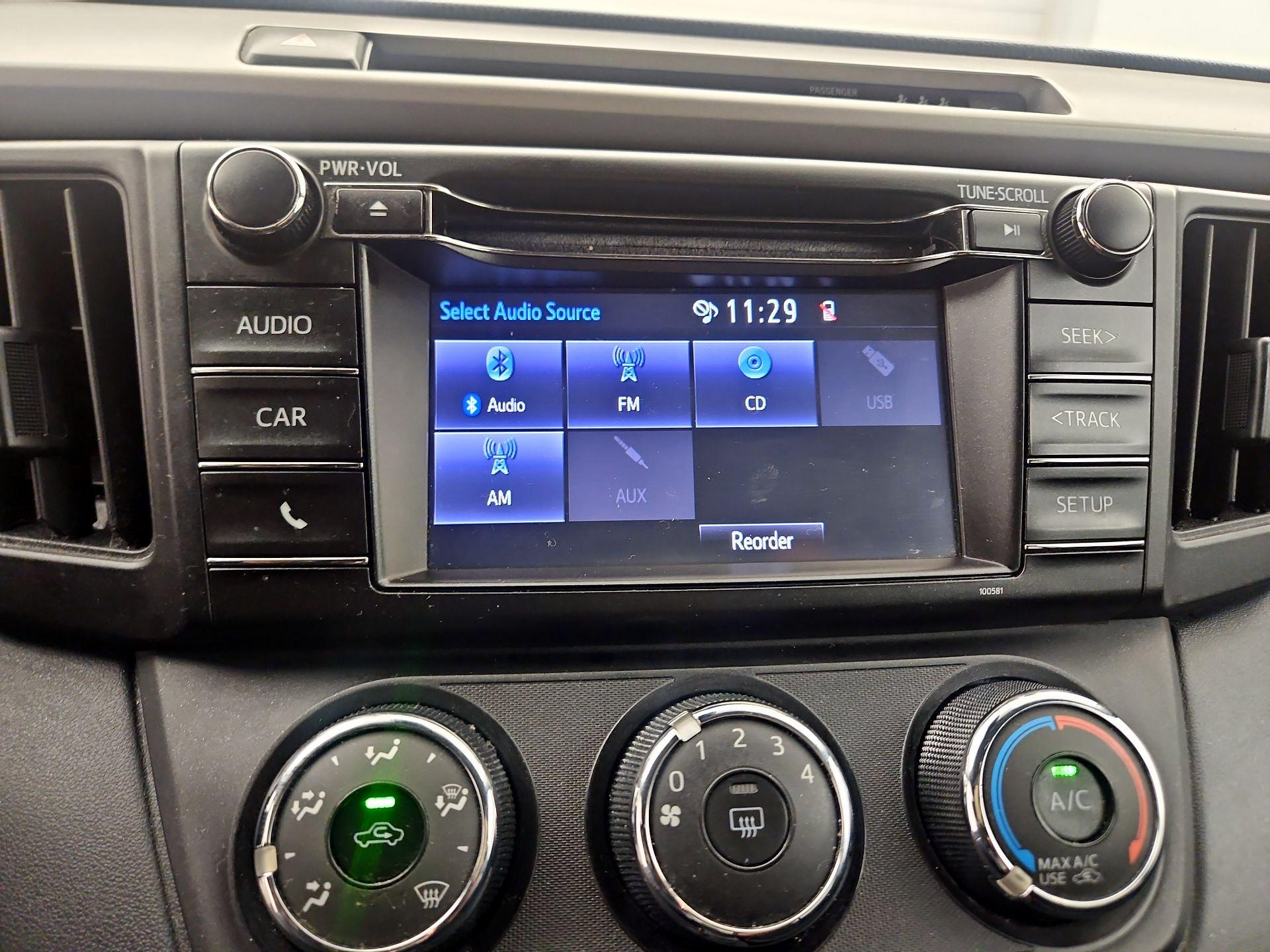 Thumbnail: 2018 Toyota RAV4 - 15