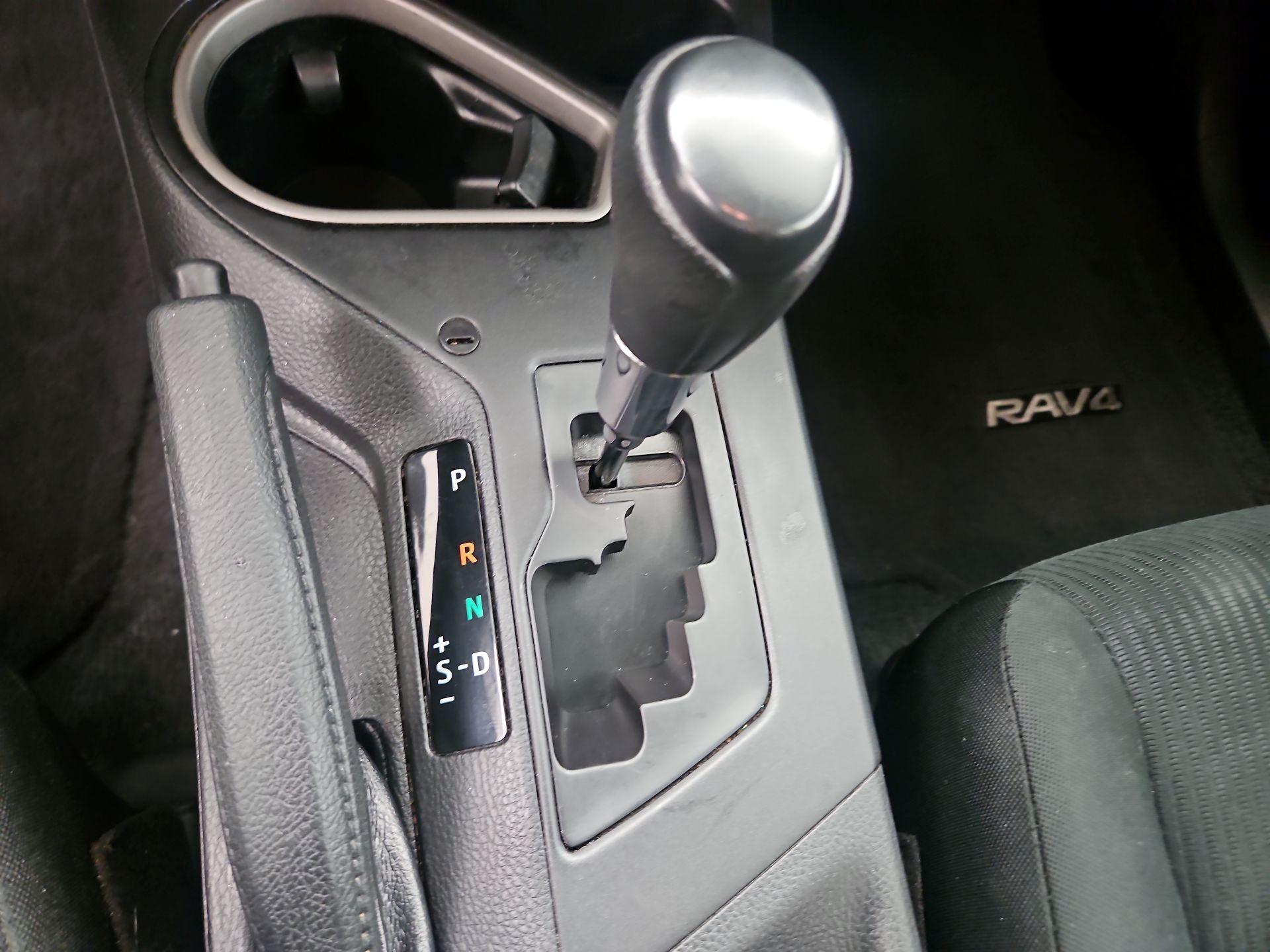 Thumbnail: 2018 Toyota RAV4 - 17