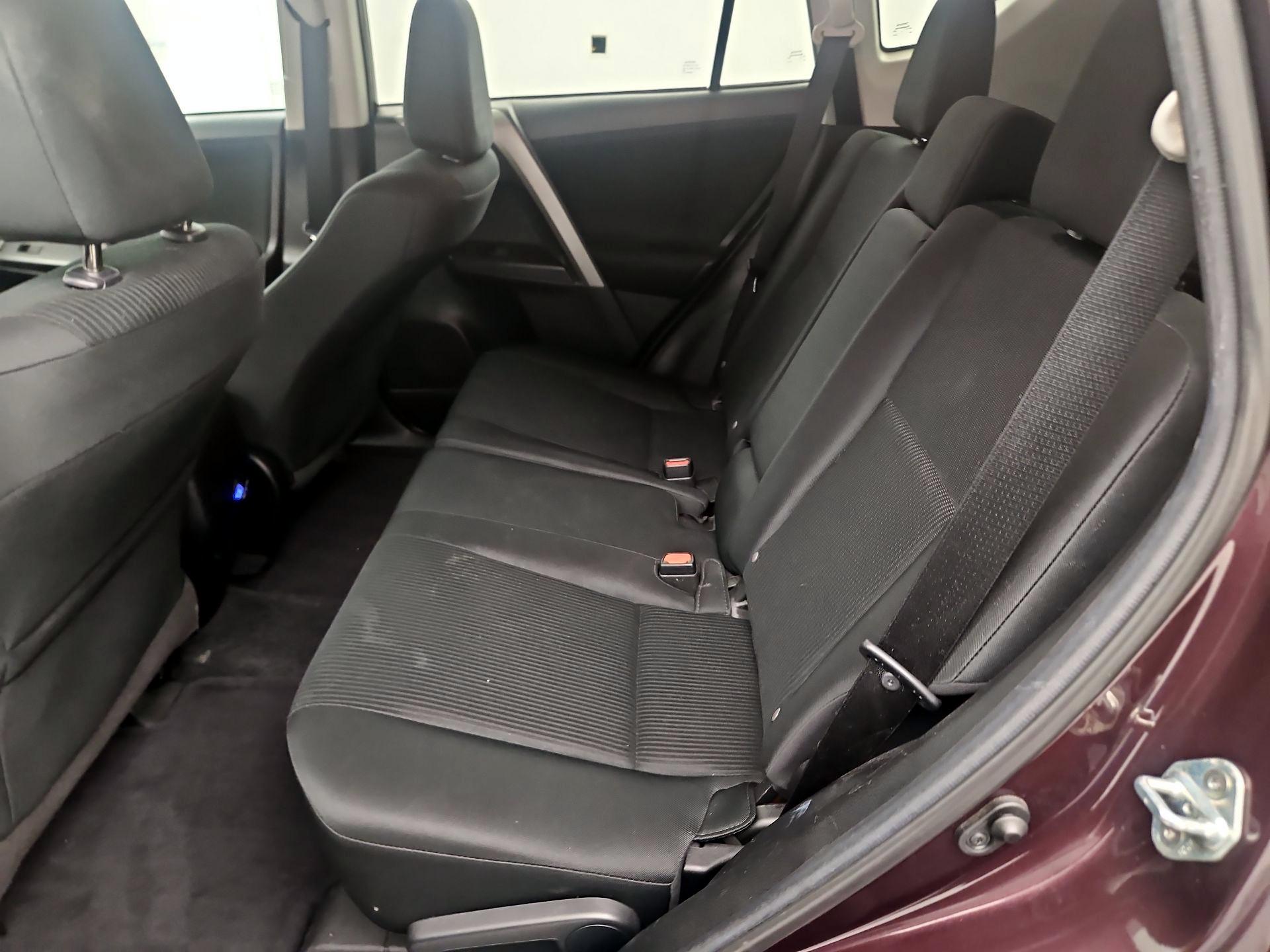 Thumbnail: 2018 Toyota RAV4 - 19