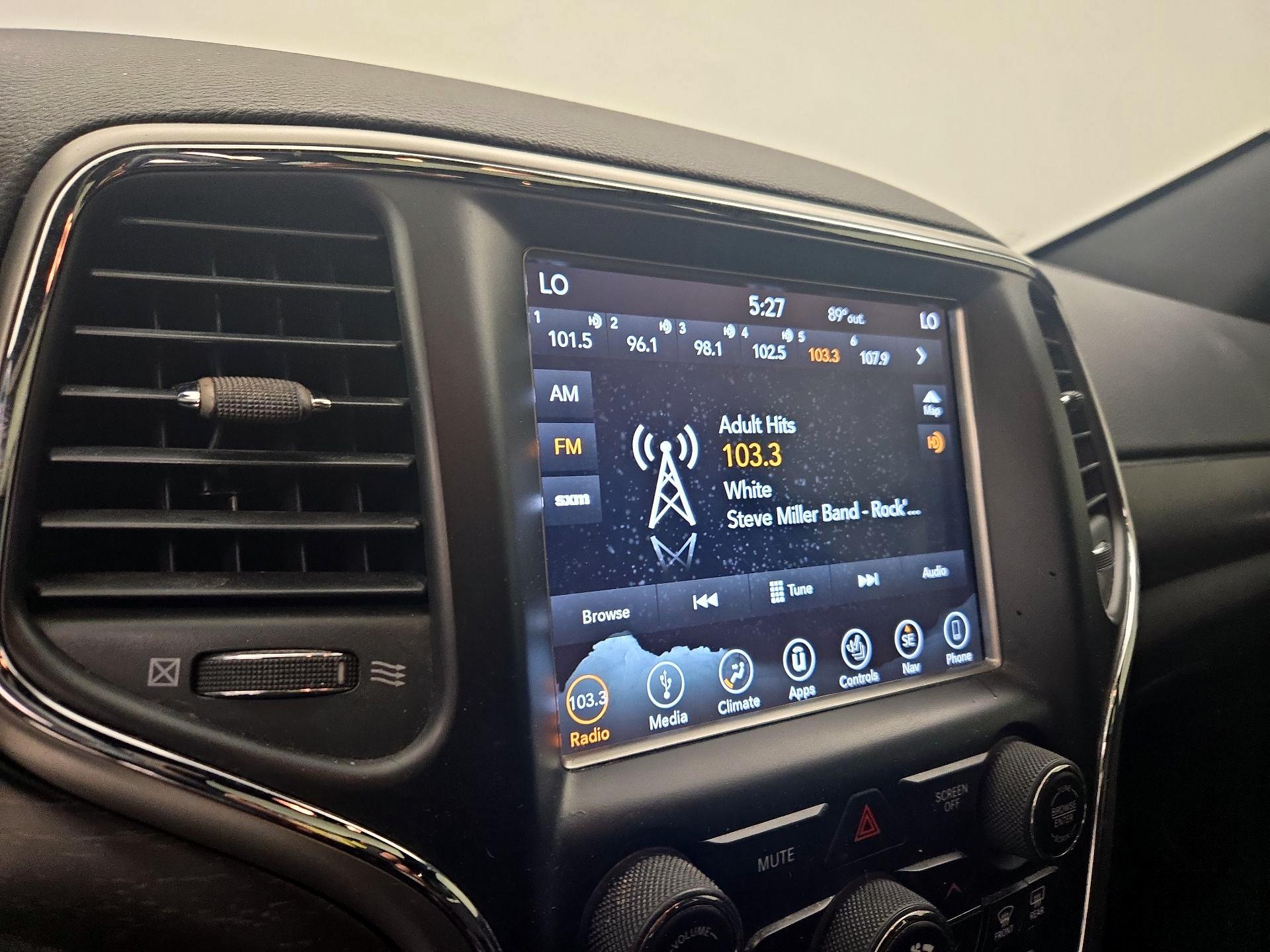 Thumbnail: 2018 Jeep Grand Cherokee - 15