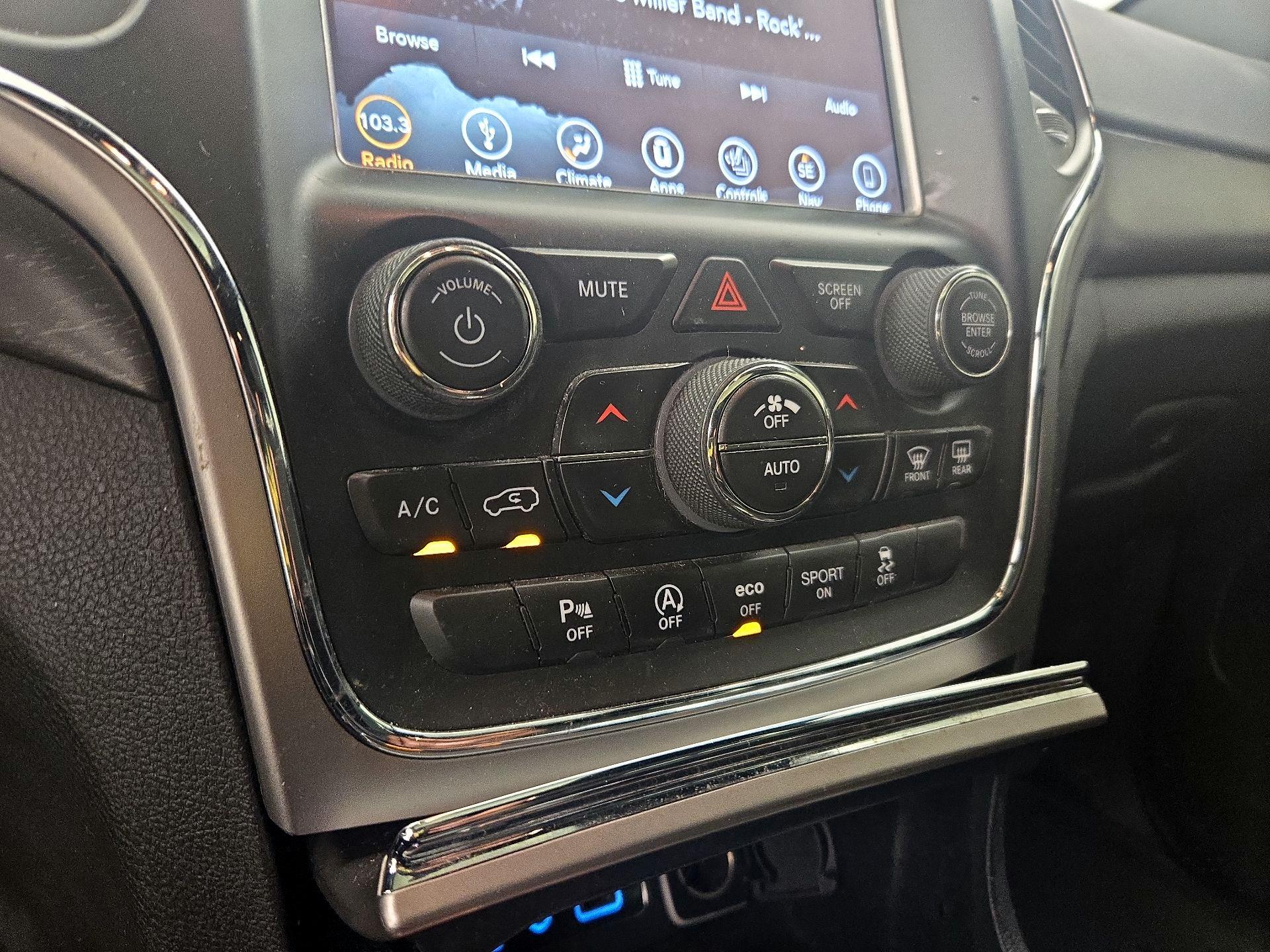 Thumbnail: 2018 Jeep Grand Cherokee - 16