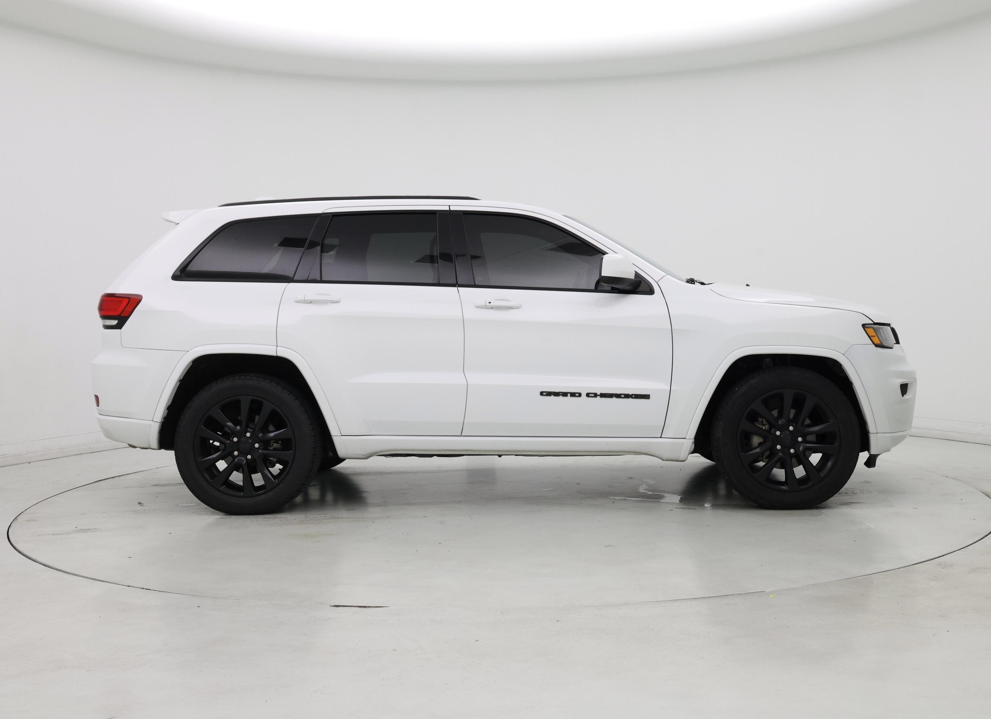 Thumbnail: 2018 Jeep Grand Cherokee - 7