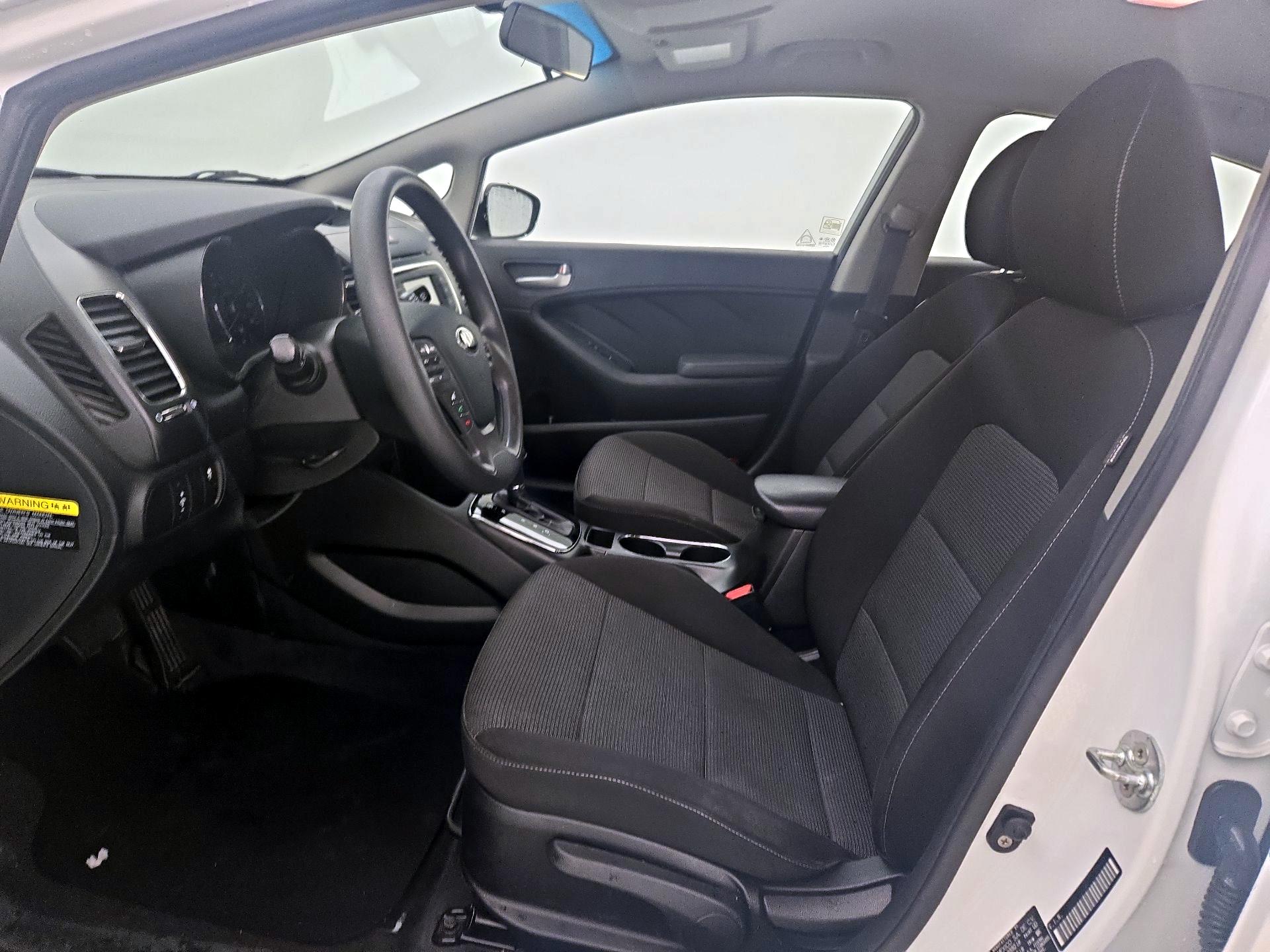 Thumbnail: 2018 Kia Forte - 11