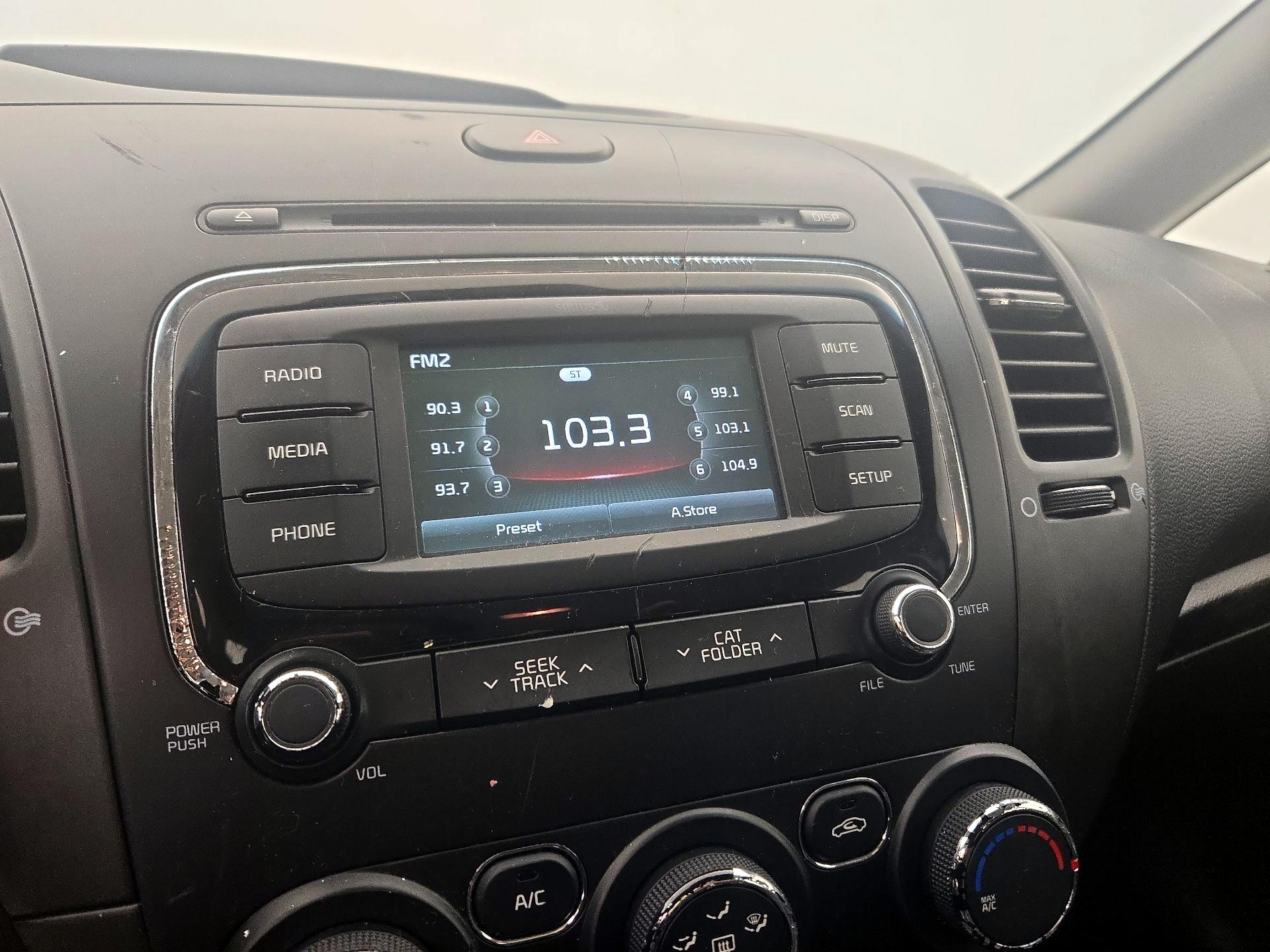 Thumbnail: 2018 Kia Forte - 15